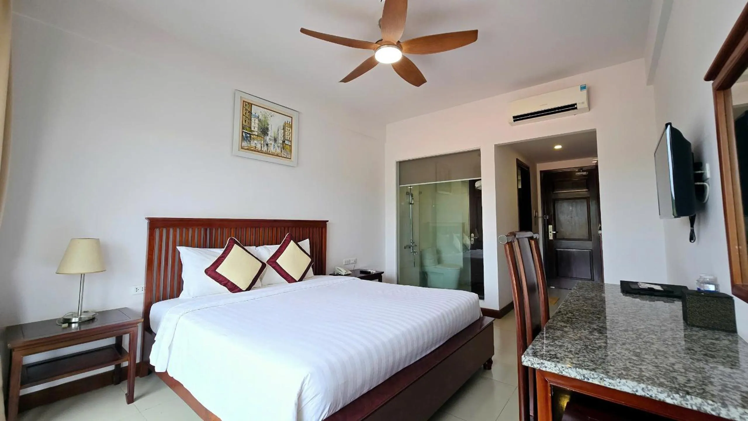 air conditioner, Bed in Praha Hotel