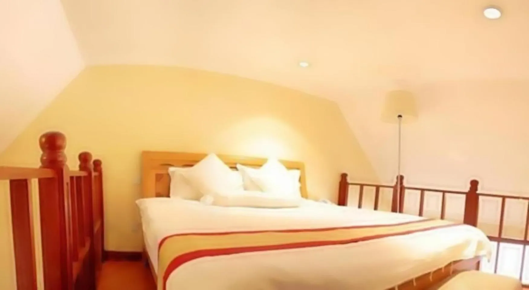 Bed in Gold Crest Hotel - Arusha