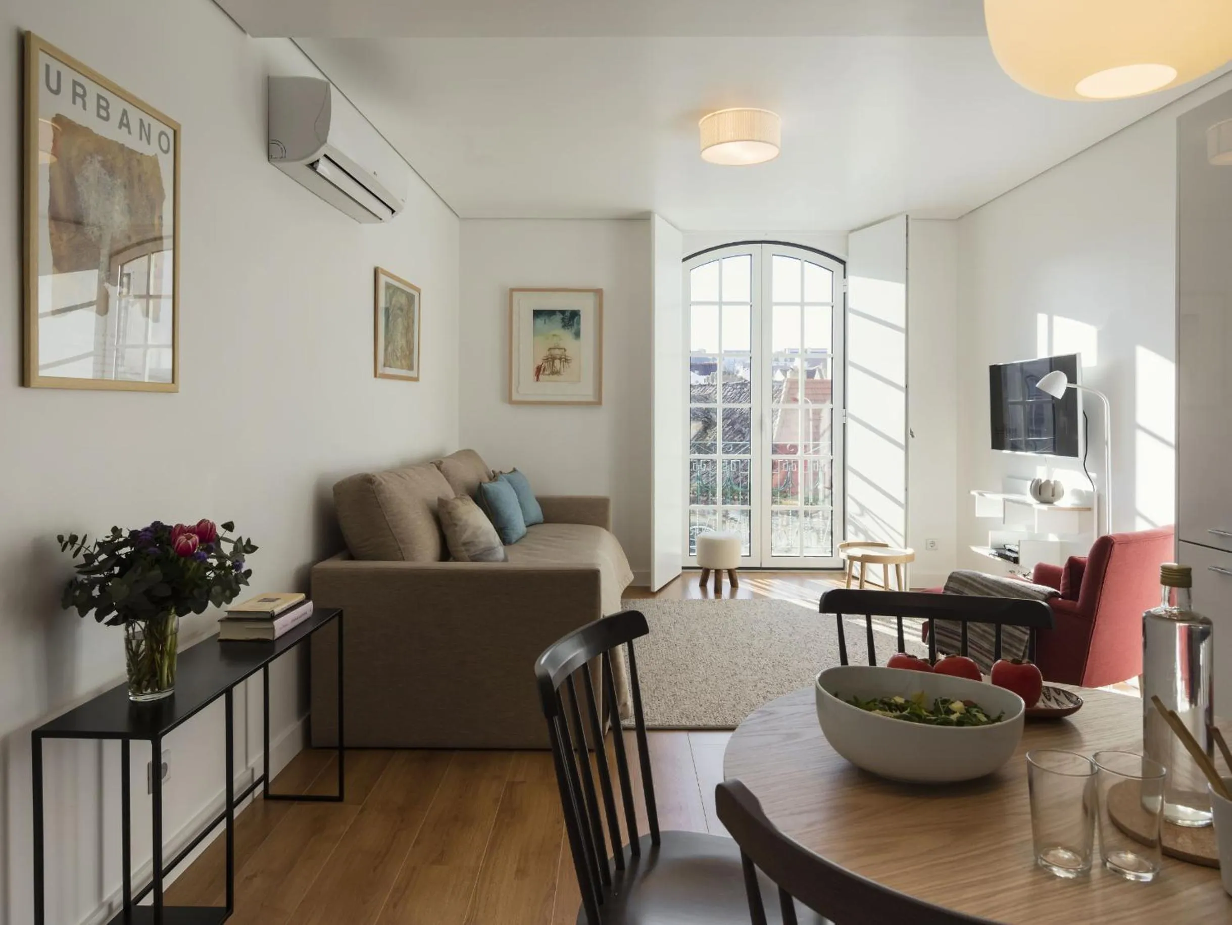 Living room in LSA Baixa Castelo by Numa