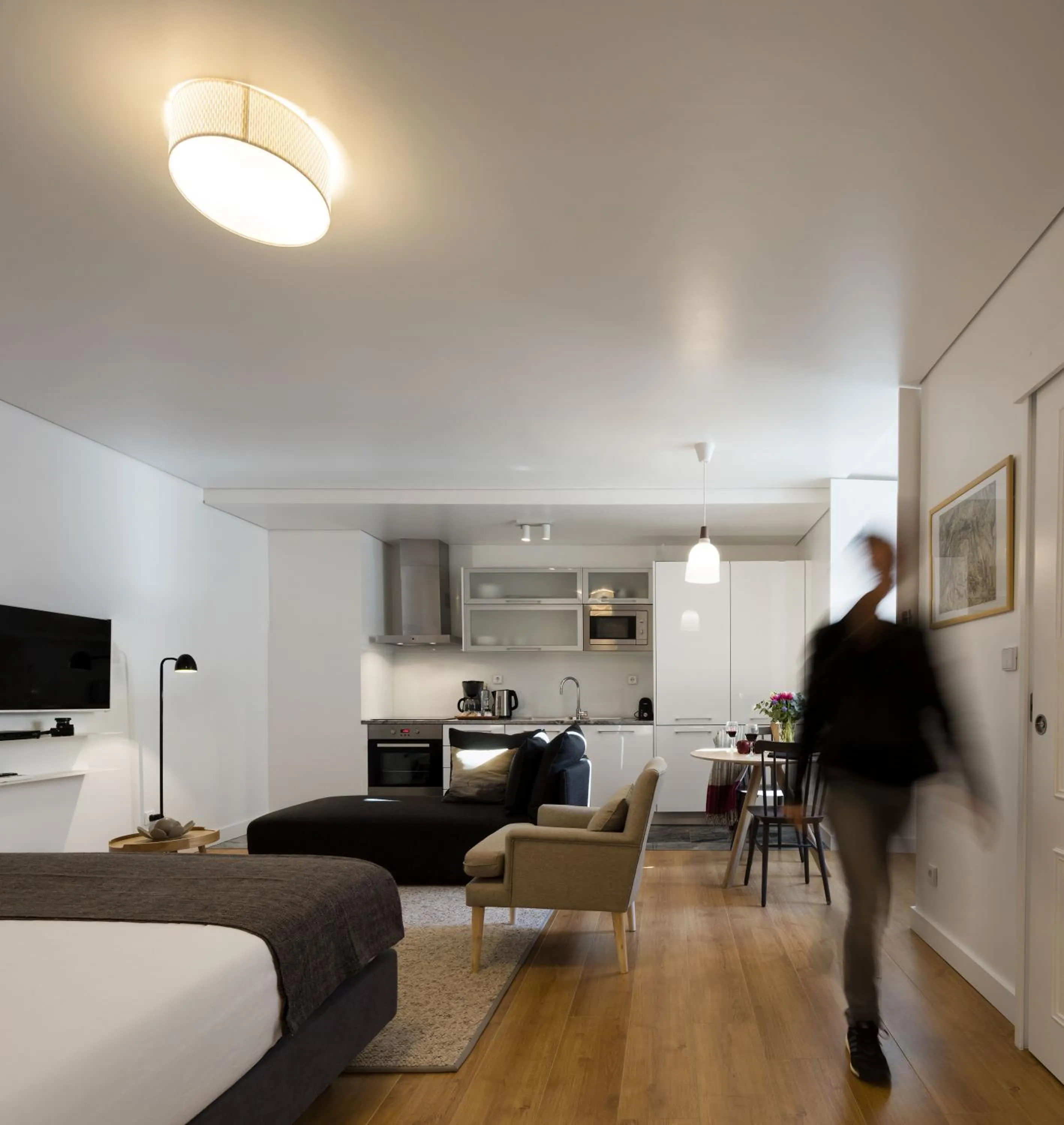 Living room, Bed in Lisbon Serviced Apartments - Baixa Castelo