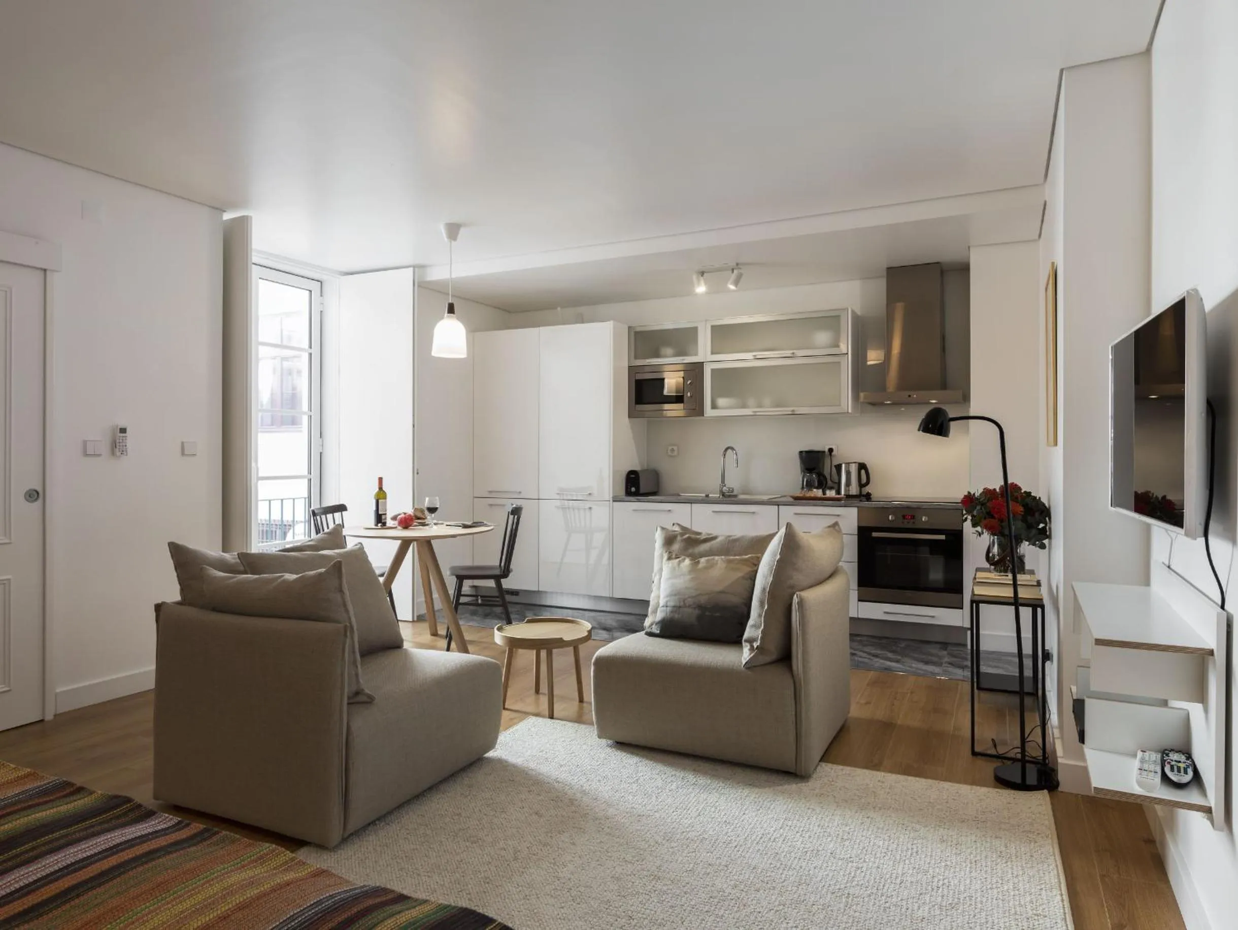 TV and multimedia in LSA Baixa Castelo by Numa