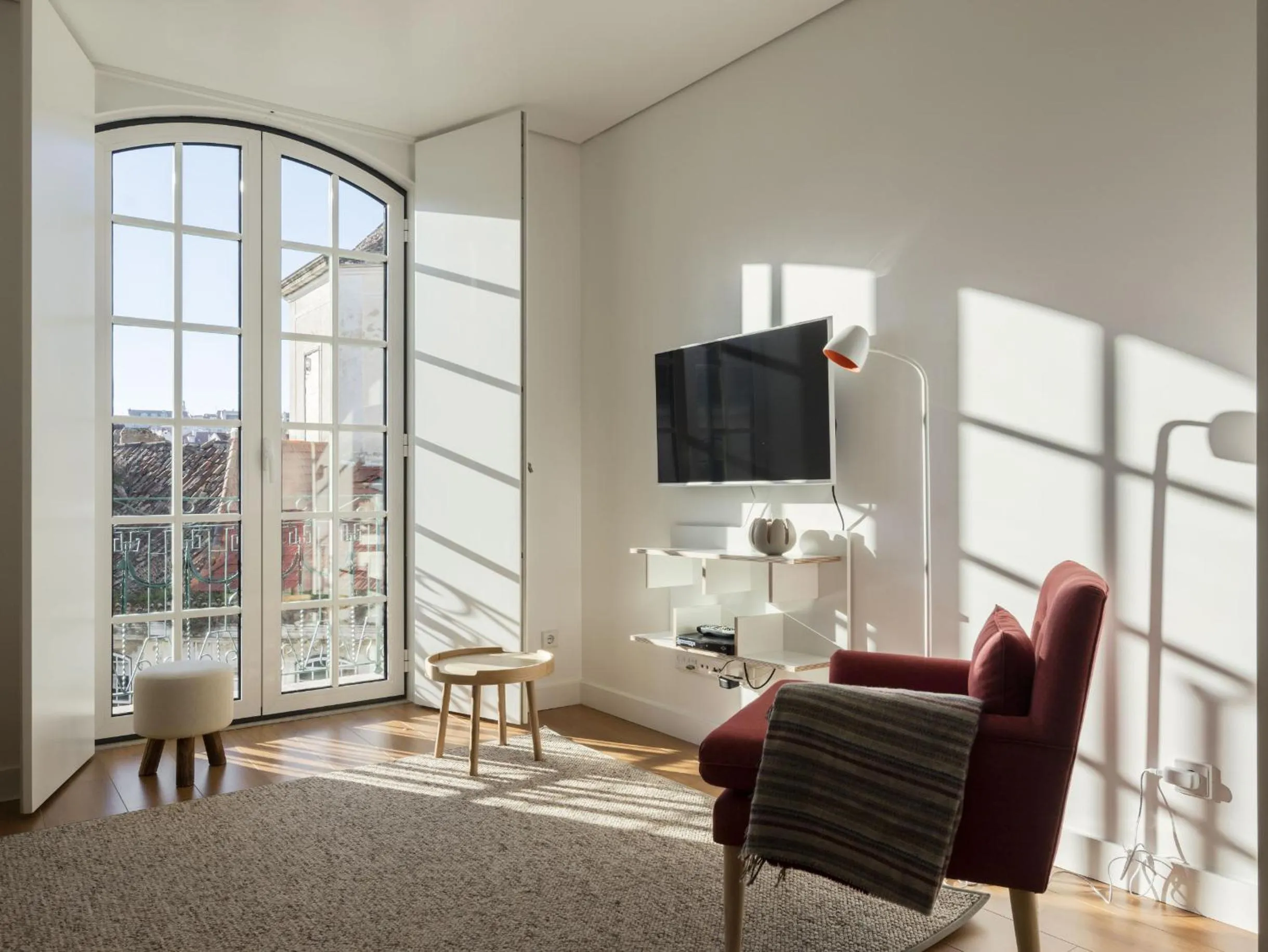 TV and multimedia in LSA Baixa Castelo by Numa