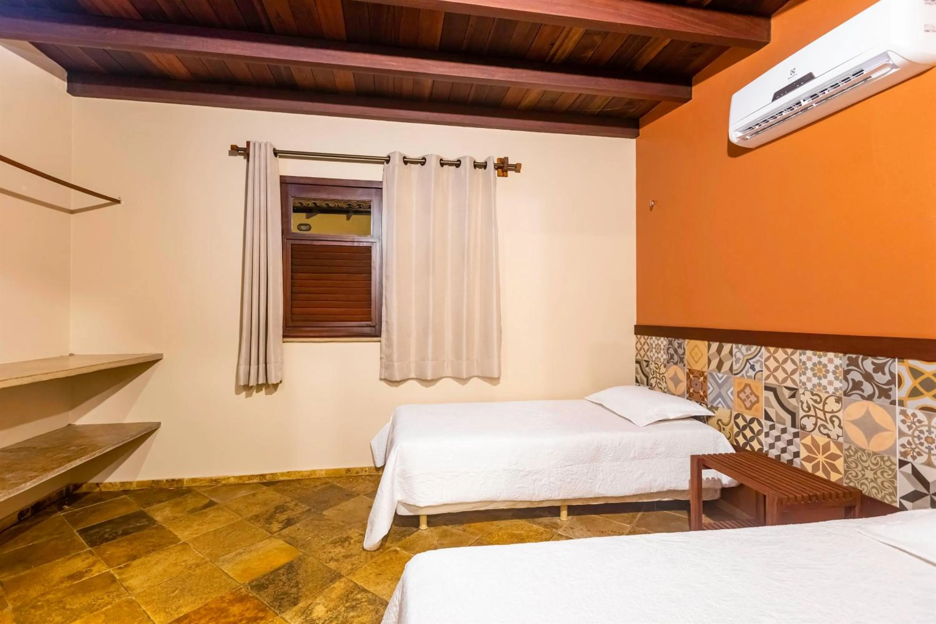 Bedroom, Bed in Sombra do Coqueiro Villas - 150m da Praia