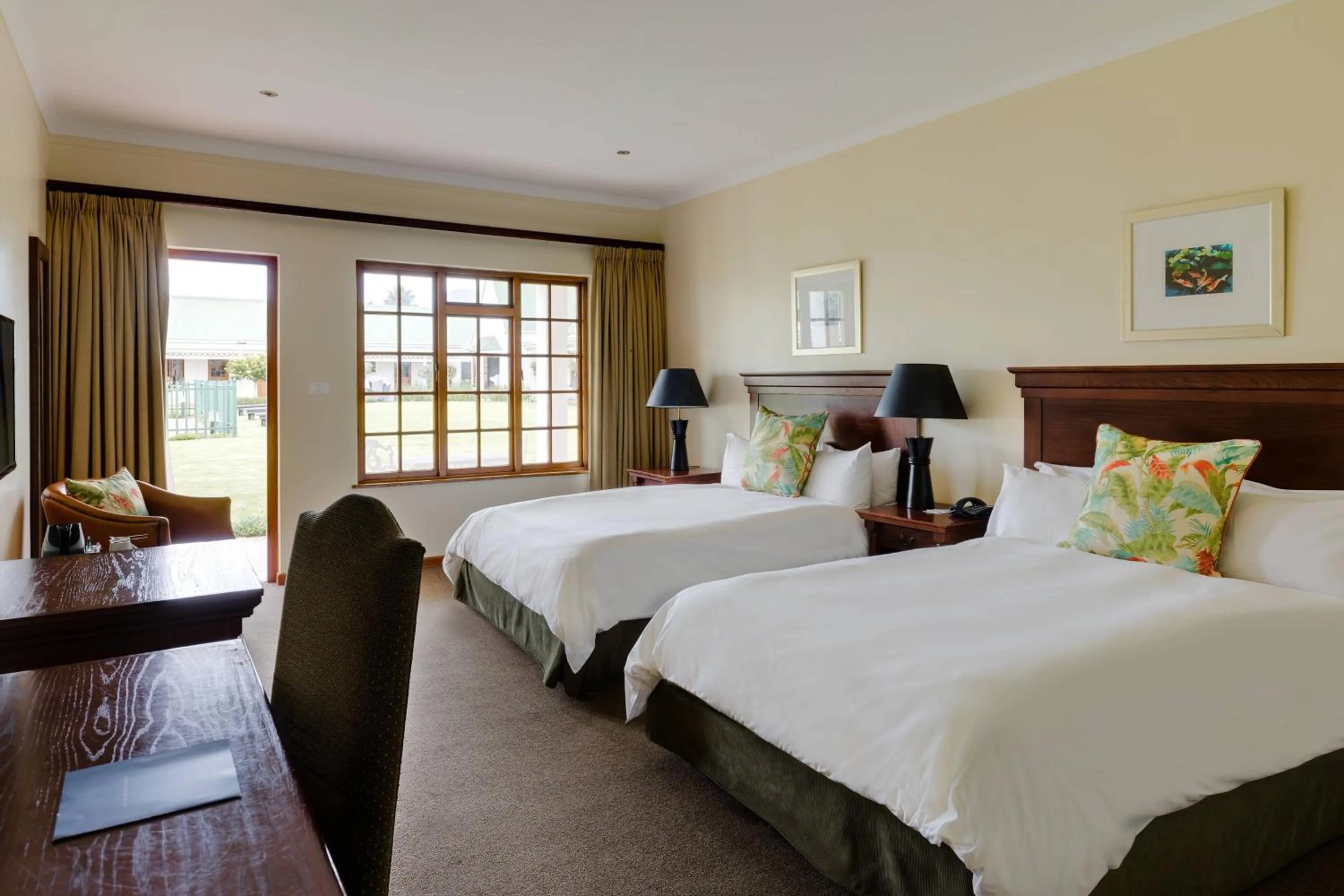 Photo of the whole room, Bed in Protea Hotel by Marriott George King George