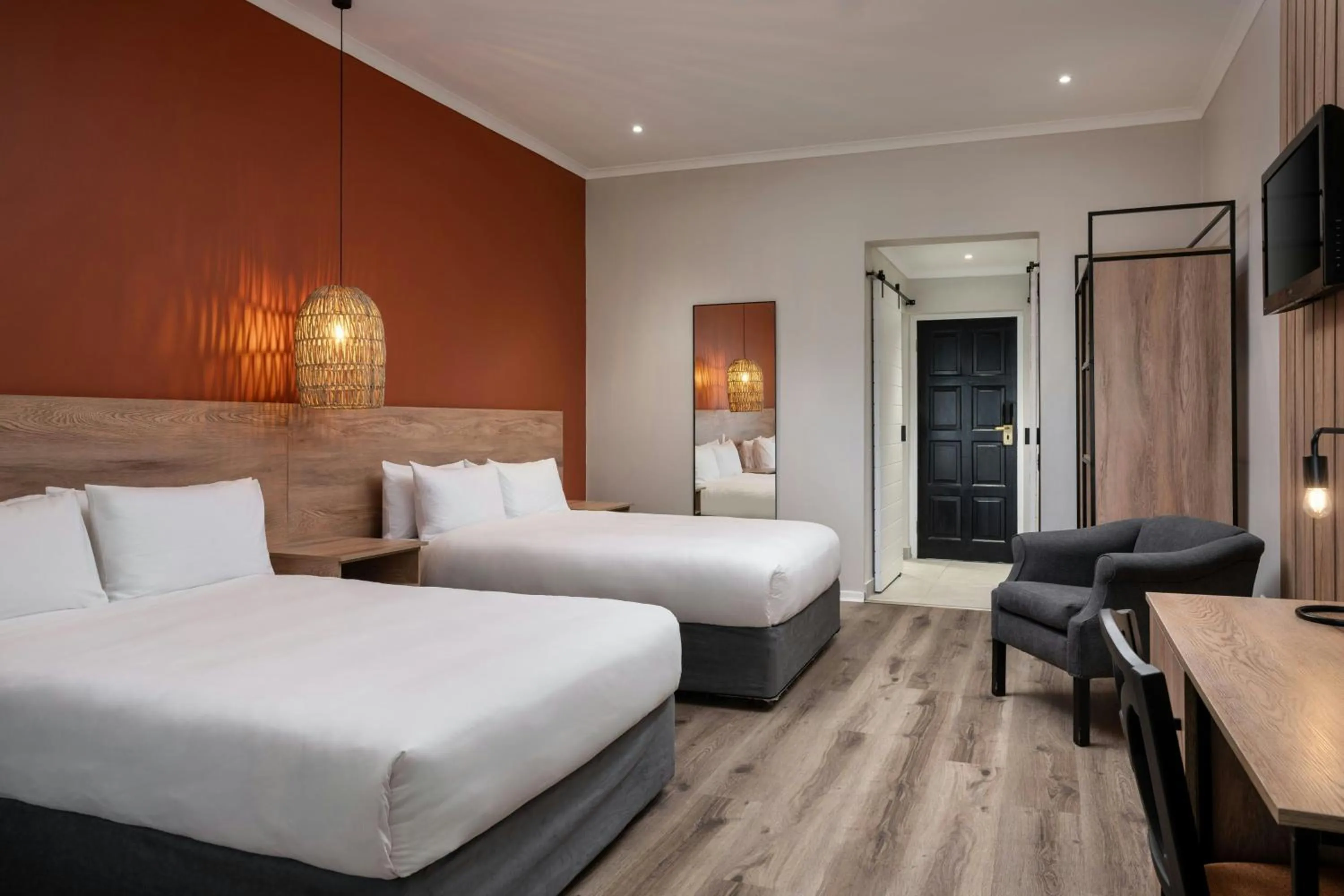 Photo of the whole room, Bed in Protea Hotel by Marriott George King George