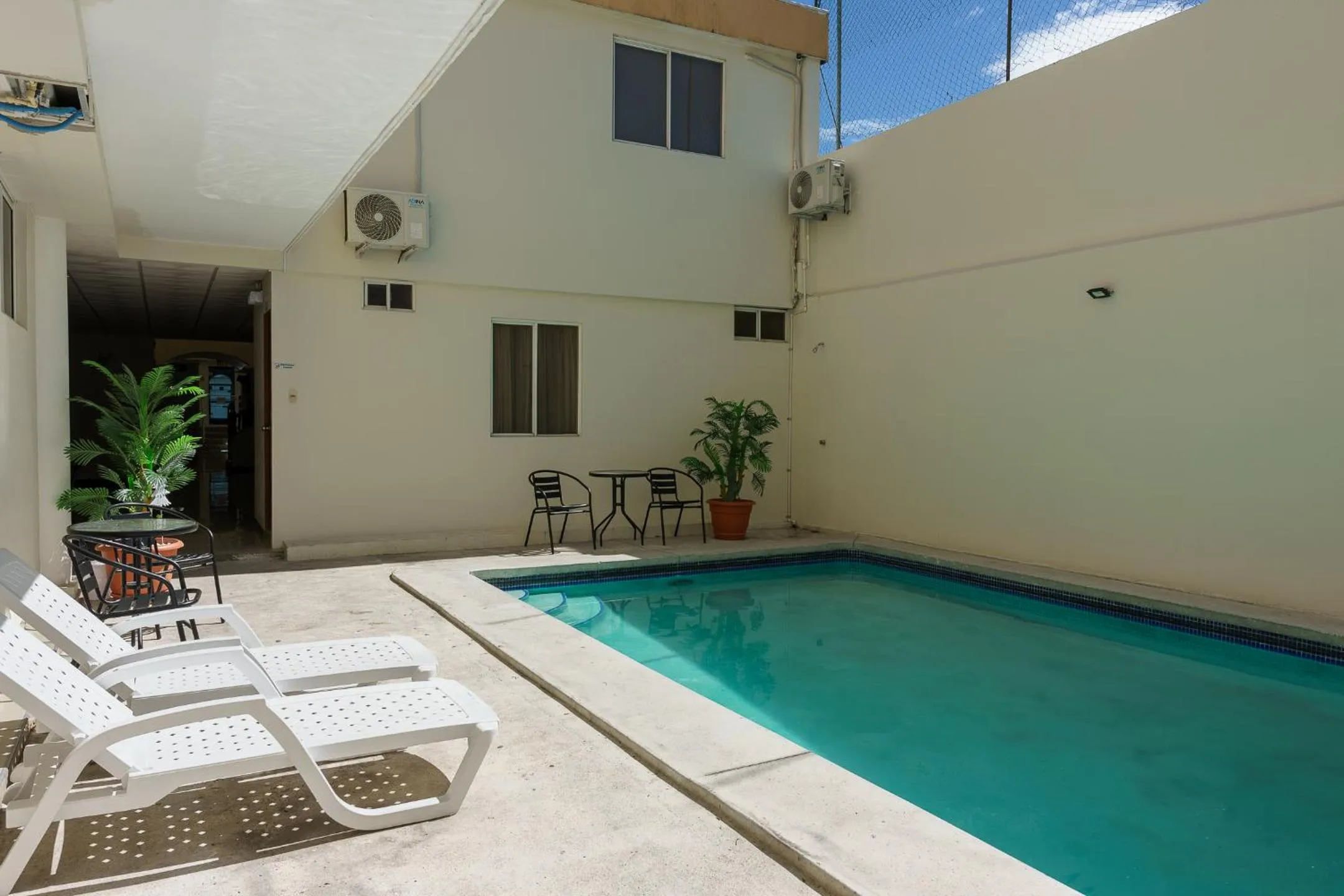 Patio in Hotel Windsor Plaza