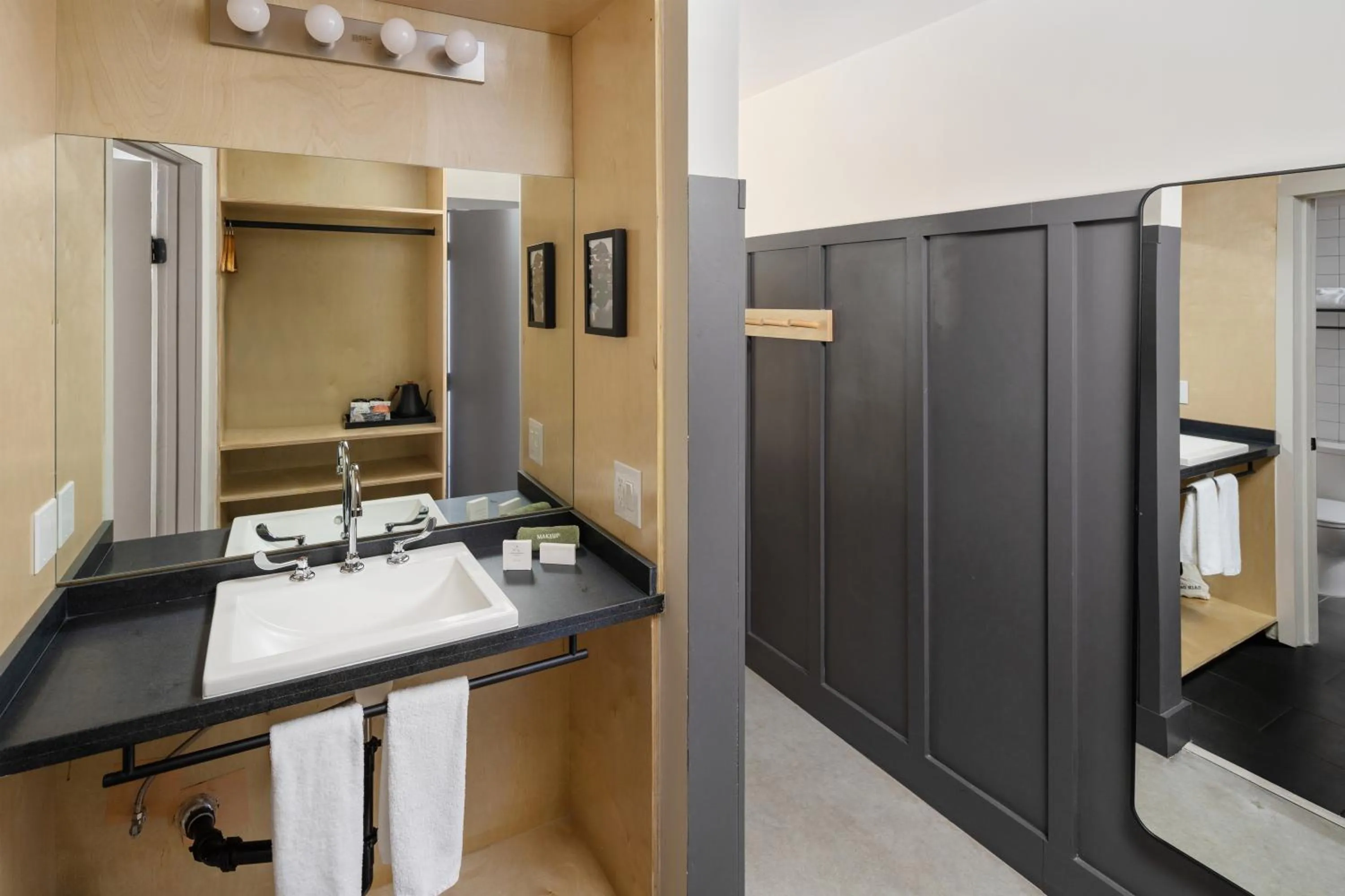 Bathroom in The Coachman Hotel