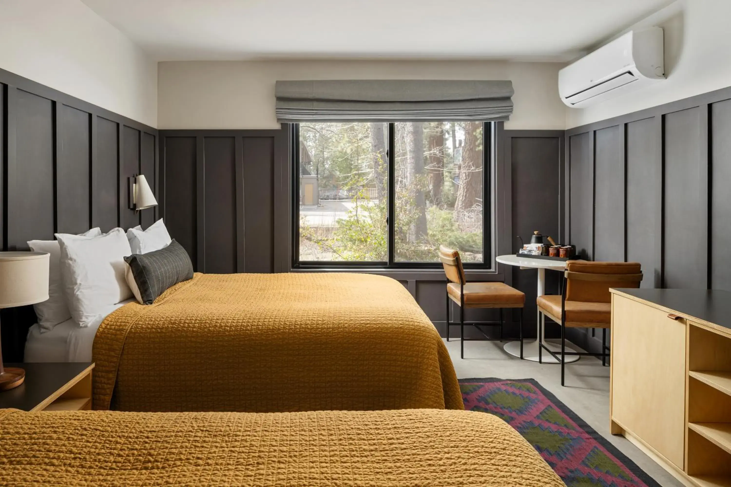 Queen Room with Two Queen Beds - Disability Access in The Coachman Hotel Queen Room with Two Queen Beds - Disability Access in The Coachman Hotel