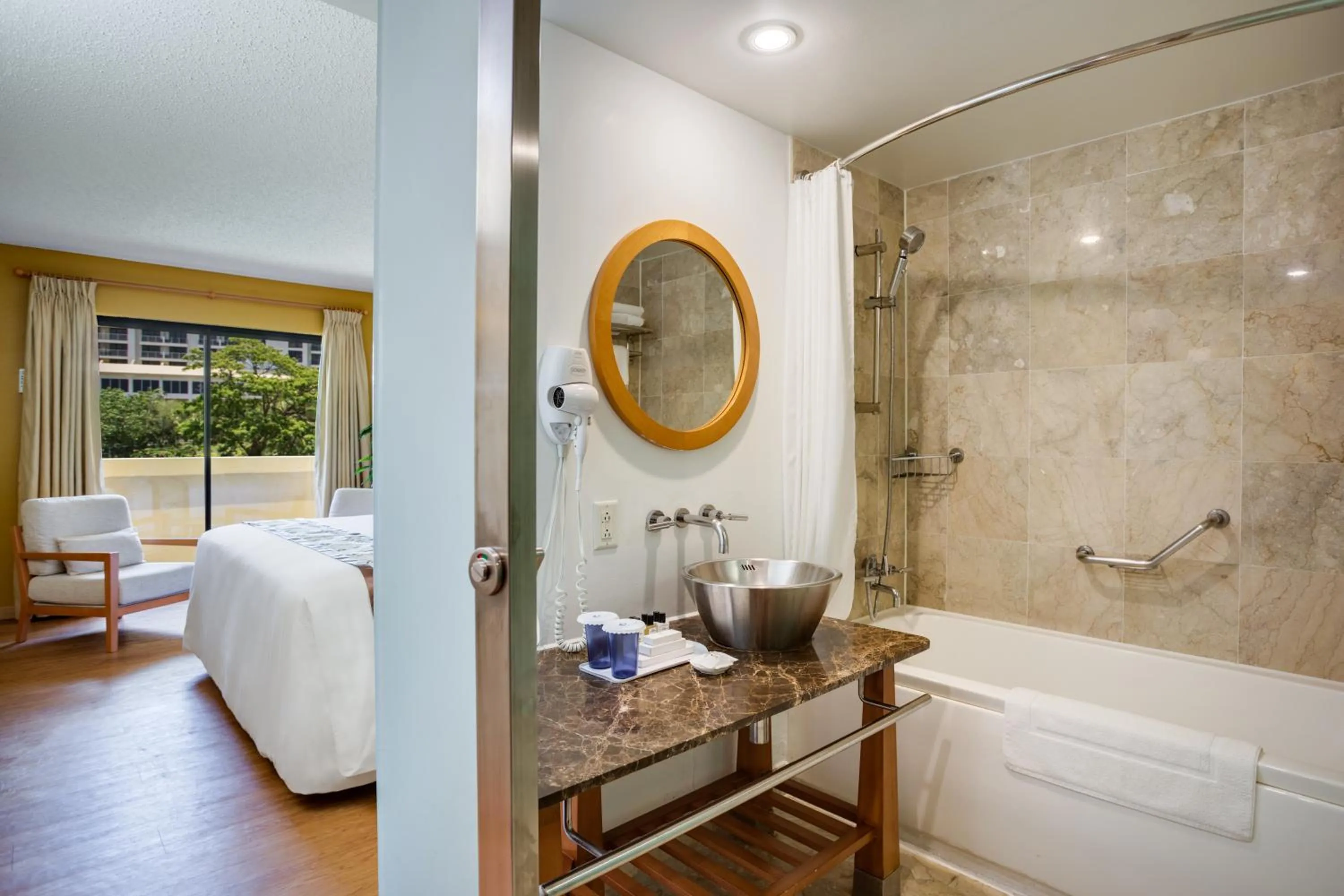 Bathroom, Bed in Guam Plaza Resort