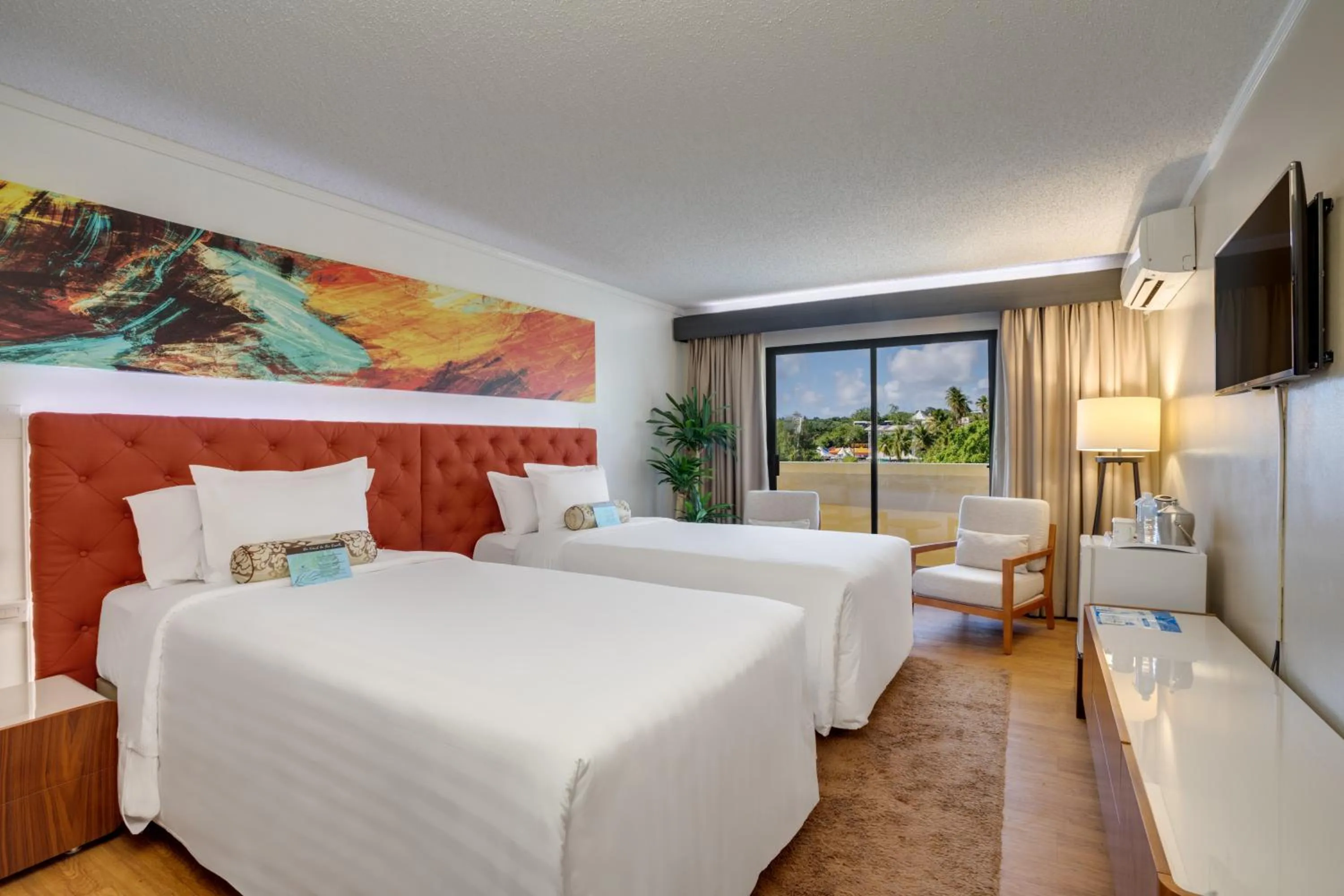 Bedroom, Bed in Guam Plaza Resort