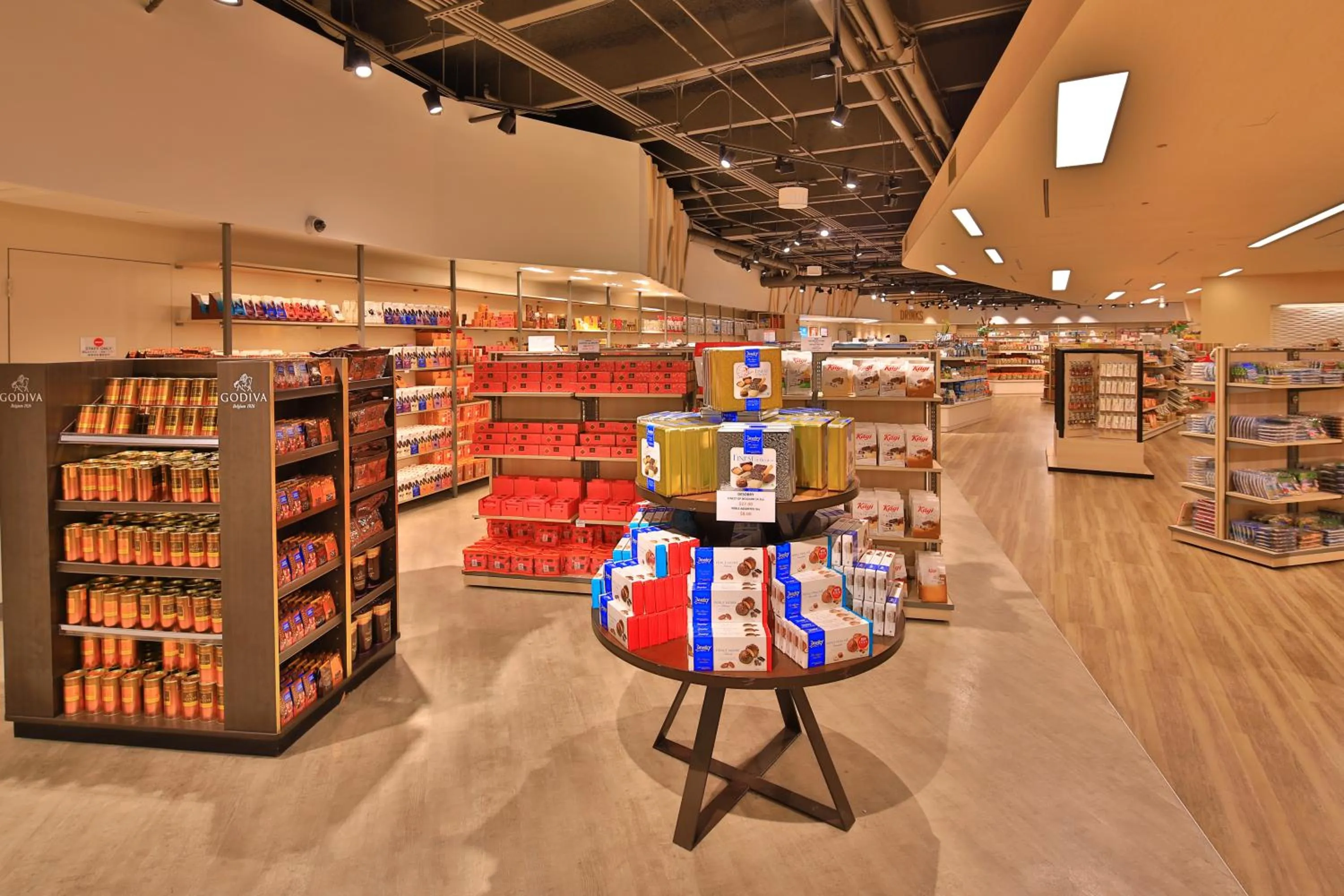 On-site shops in Guam Plaza Resort