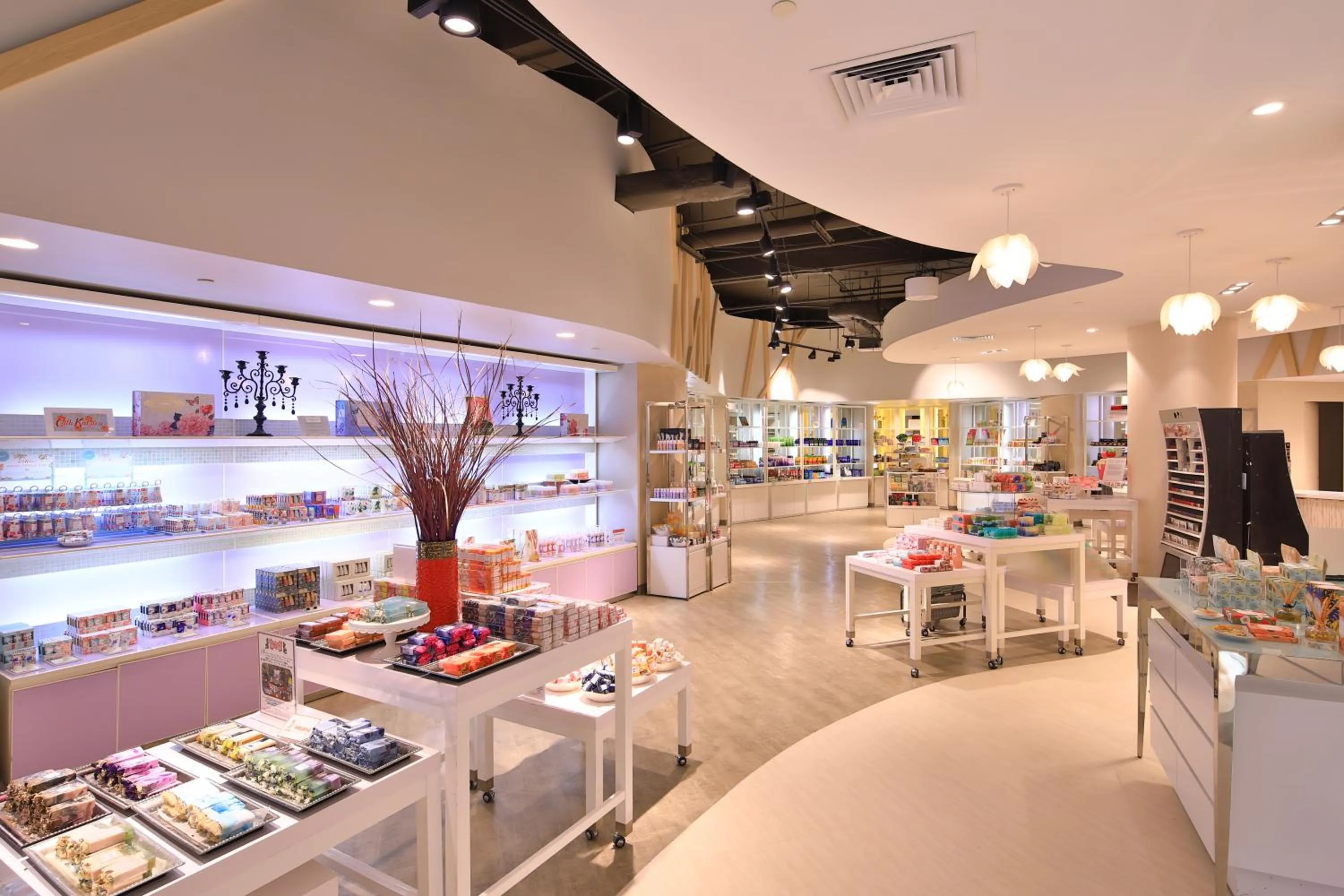 On-site shops in Guam Plaza Resort