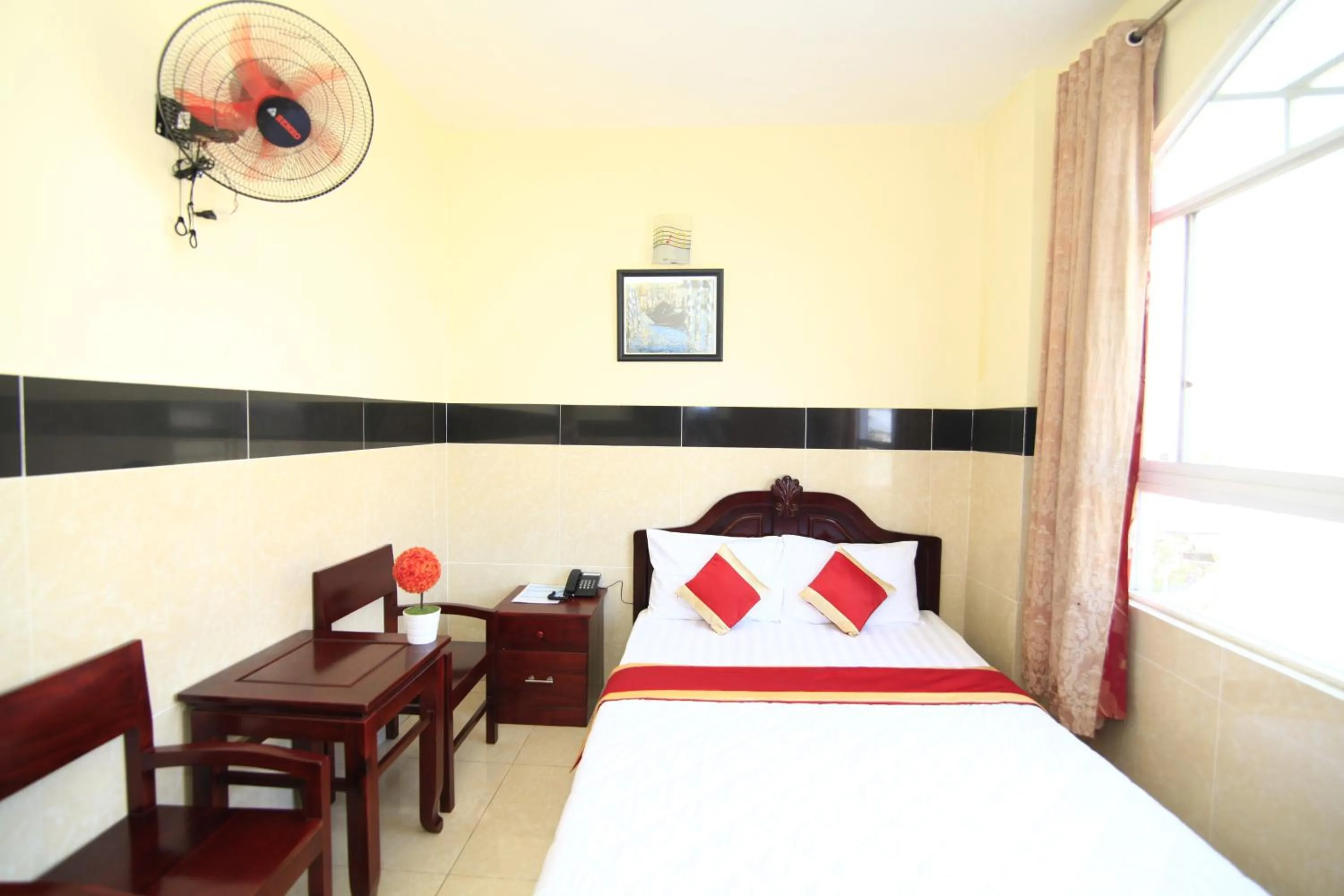 Bedroom, Bed in Truong Giang Hotel