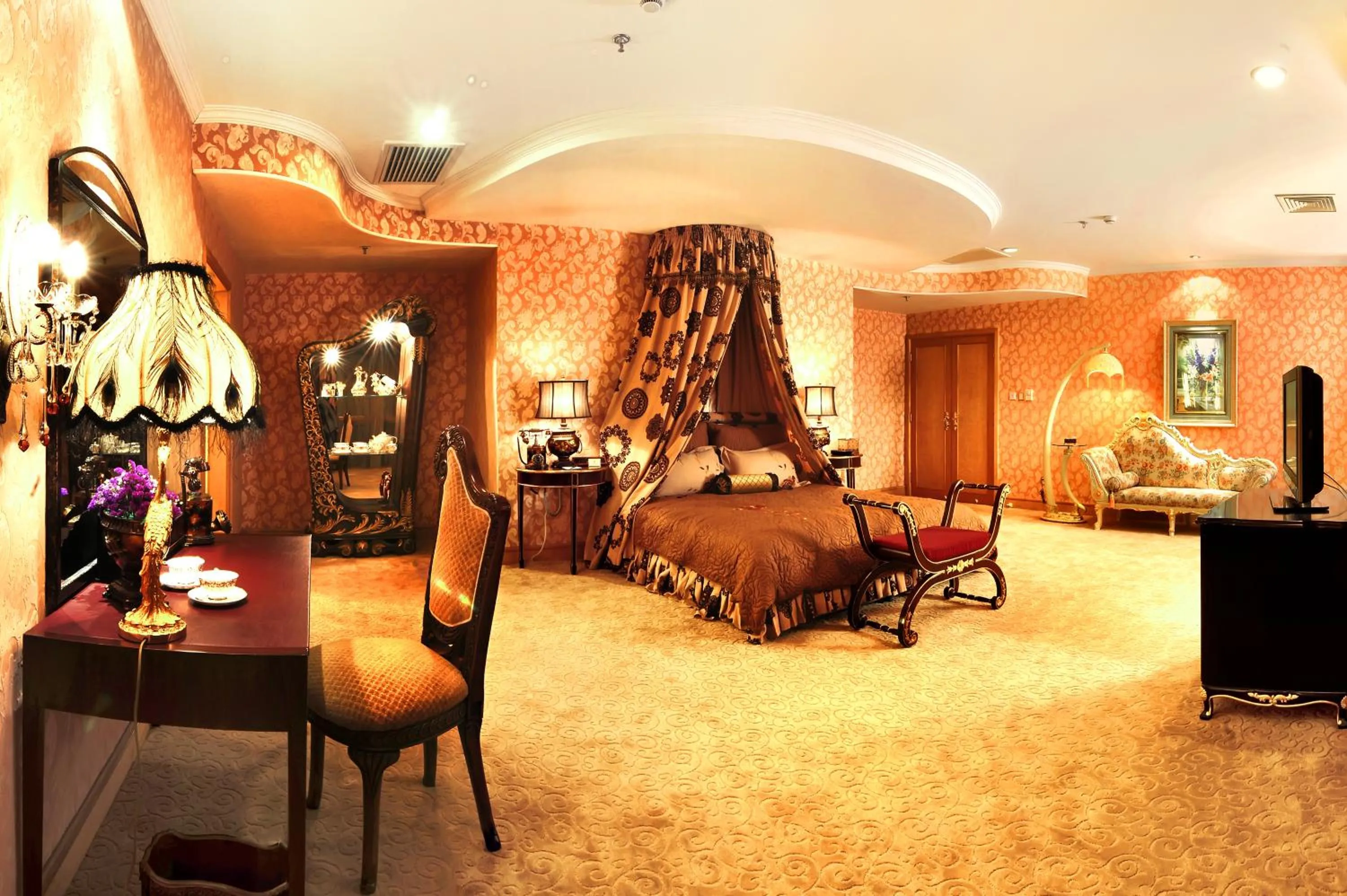 Photo of the whole room, Seating Area in Landison Plaza International Hotel