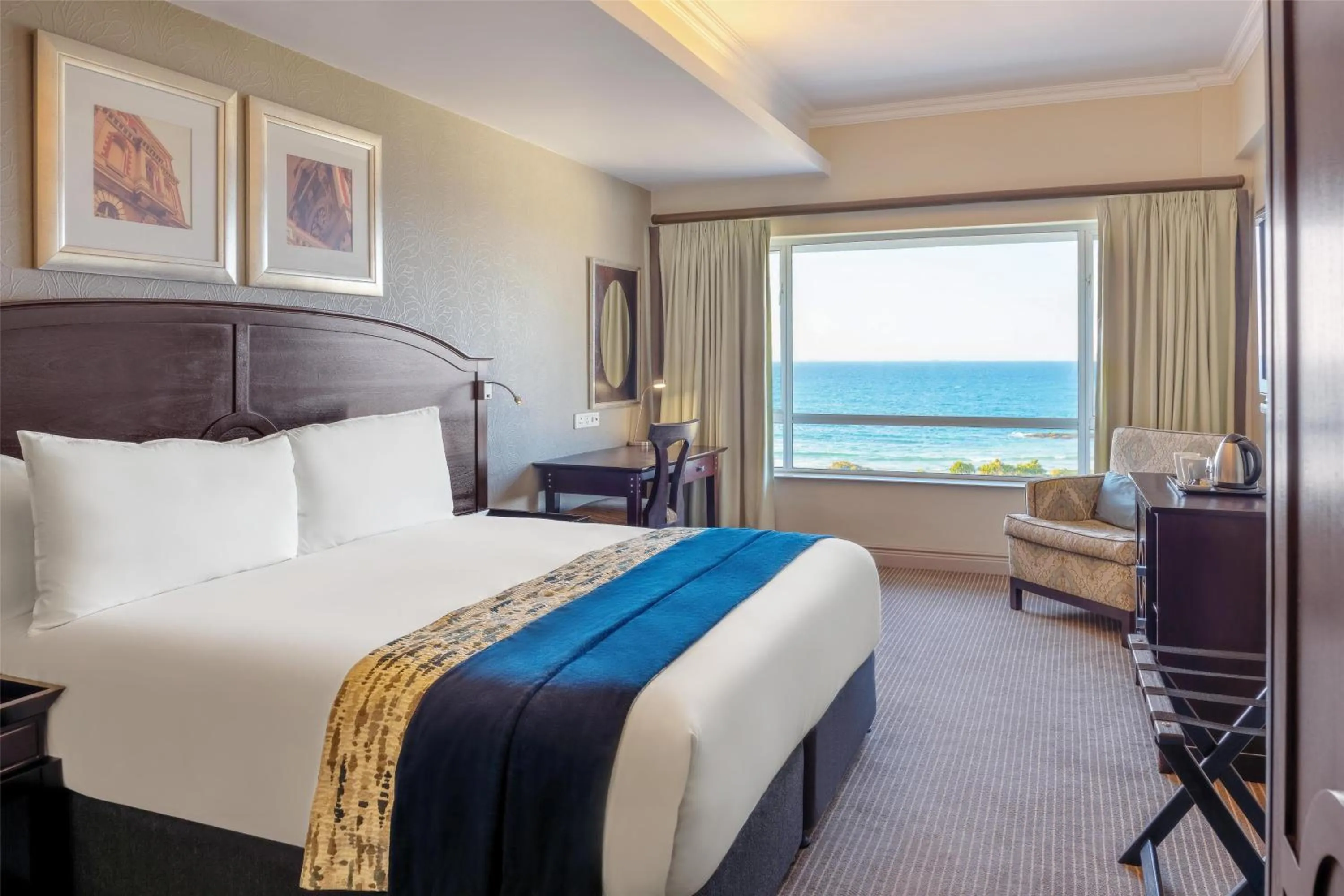 Bedroom, Bed in Southern Sun The Marine