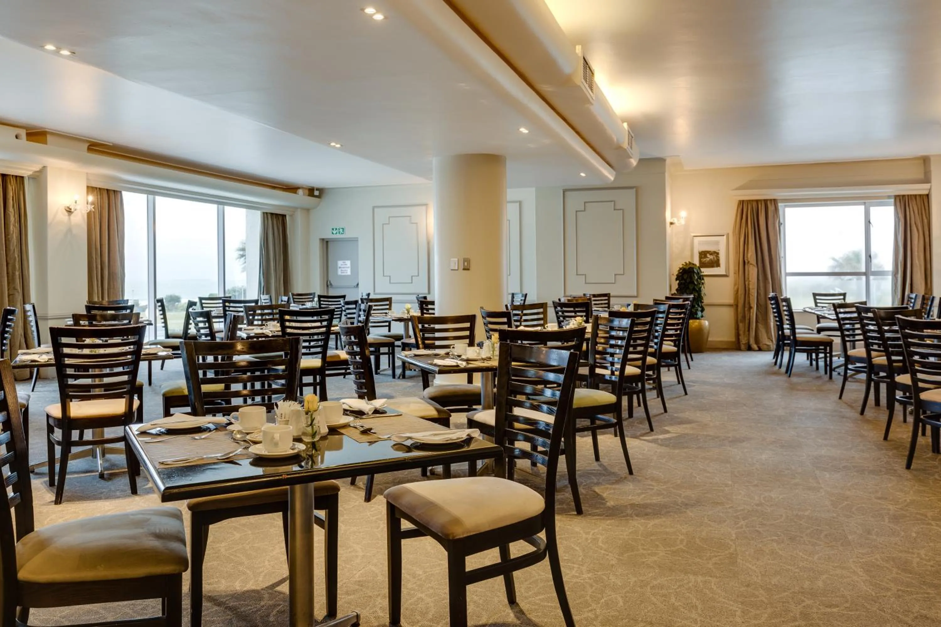 Restaurant/places to eat in Southern Sun The Marine