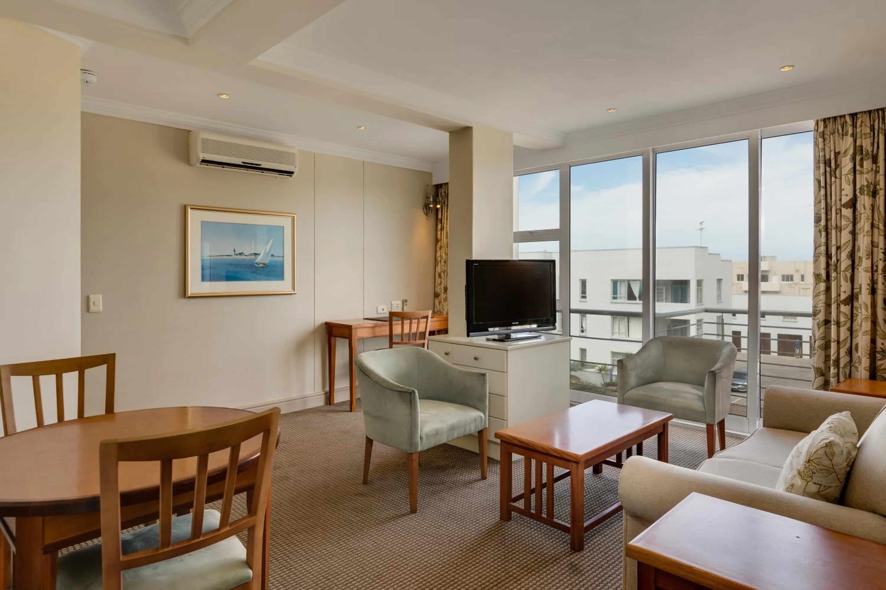 TV and multimedia in Southern Sun The Marine