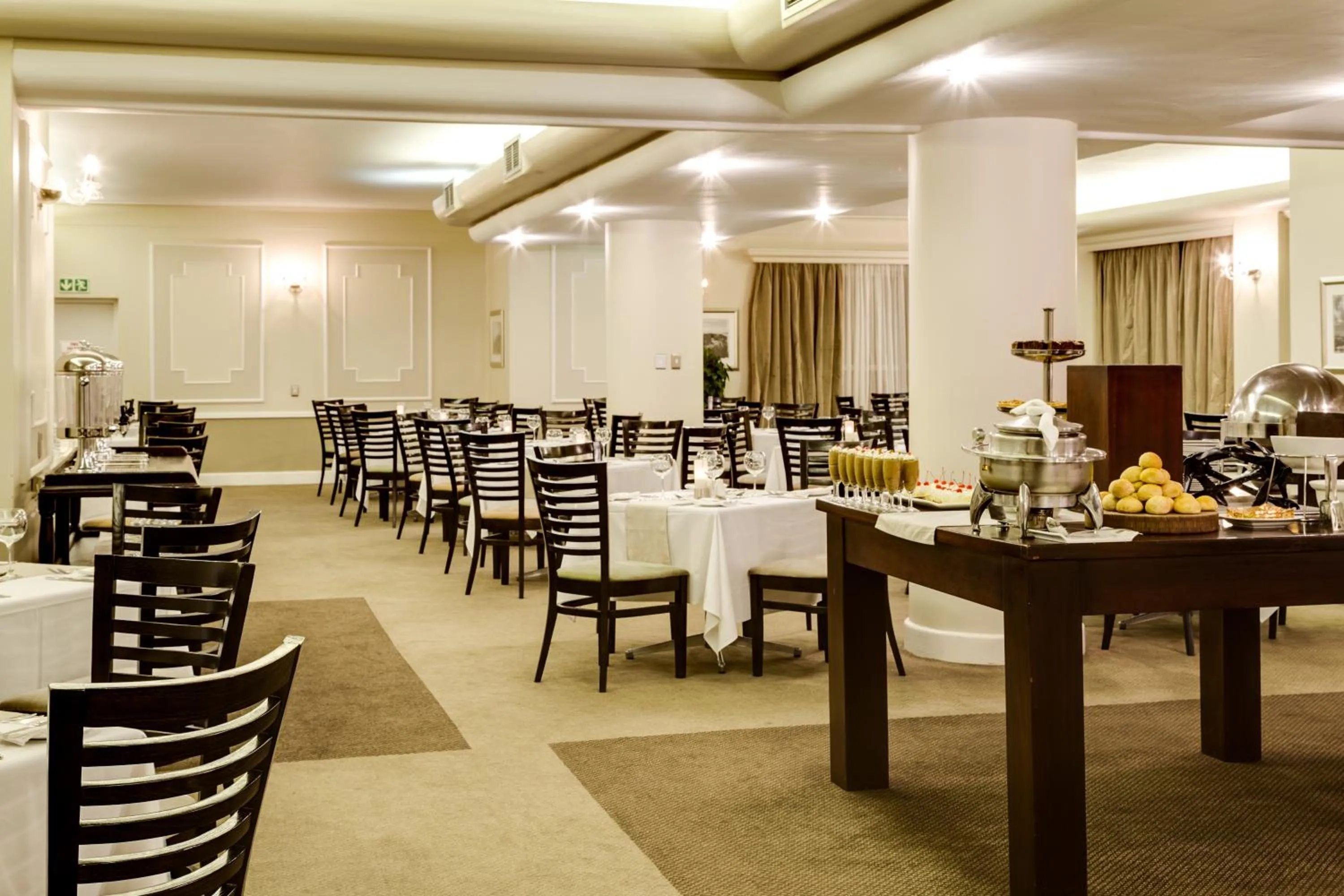 Restaurant/places to eat in Southern Sun The Marine