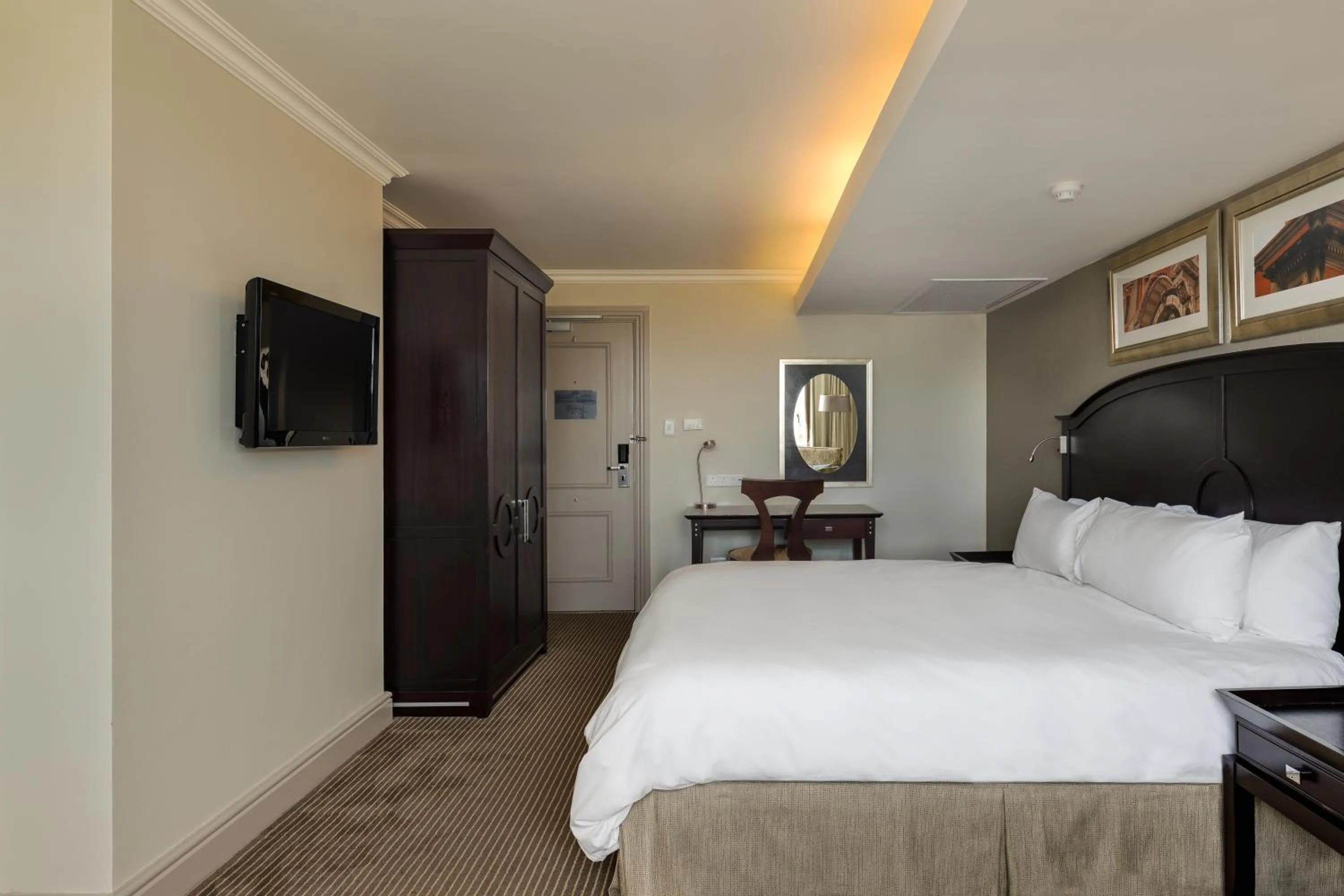 Bedroom, Bed in Southern Sun The Marine