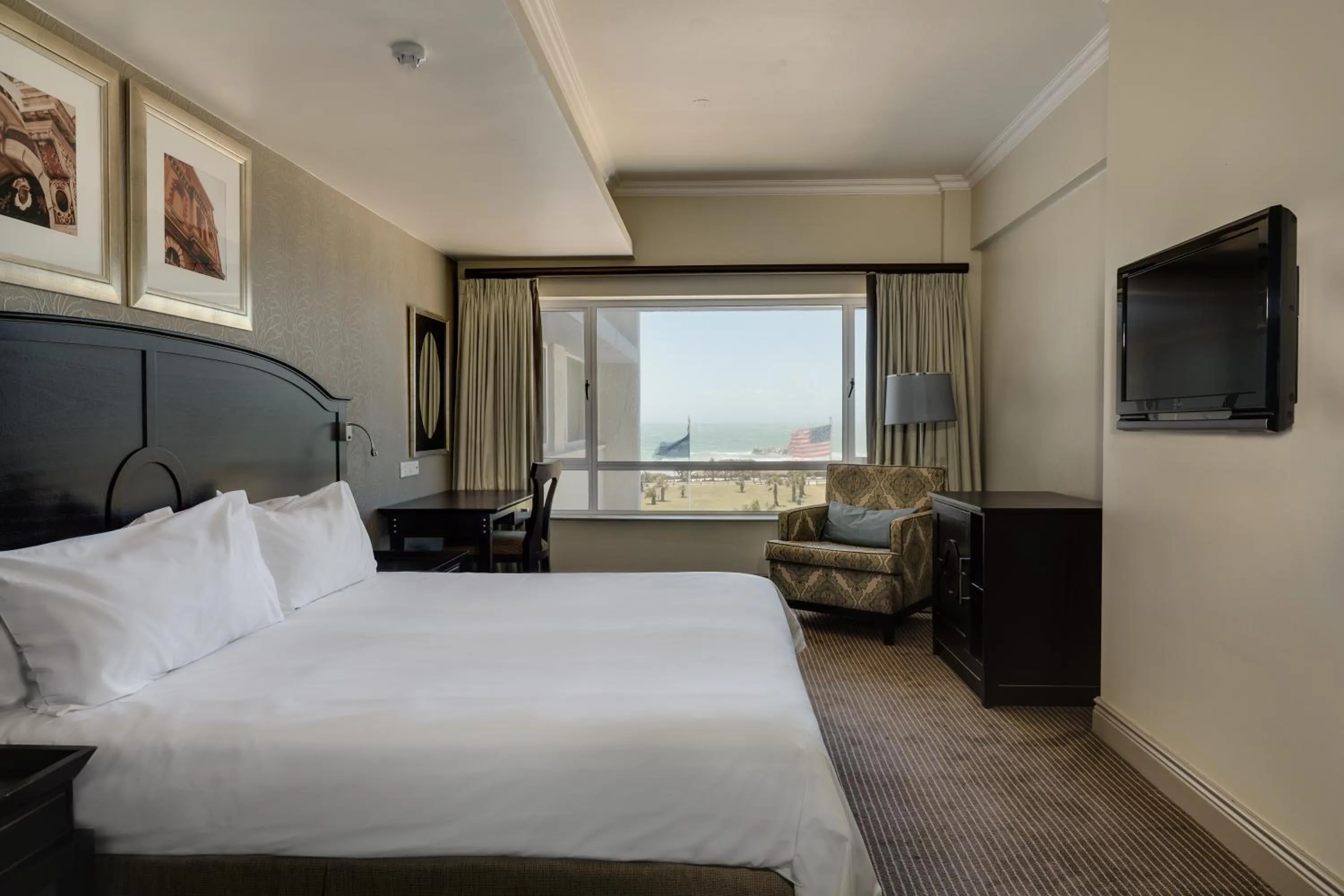 TV and multimedia, Bed in Southern Sun The Marine