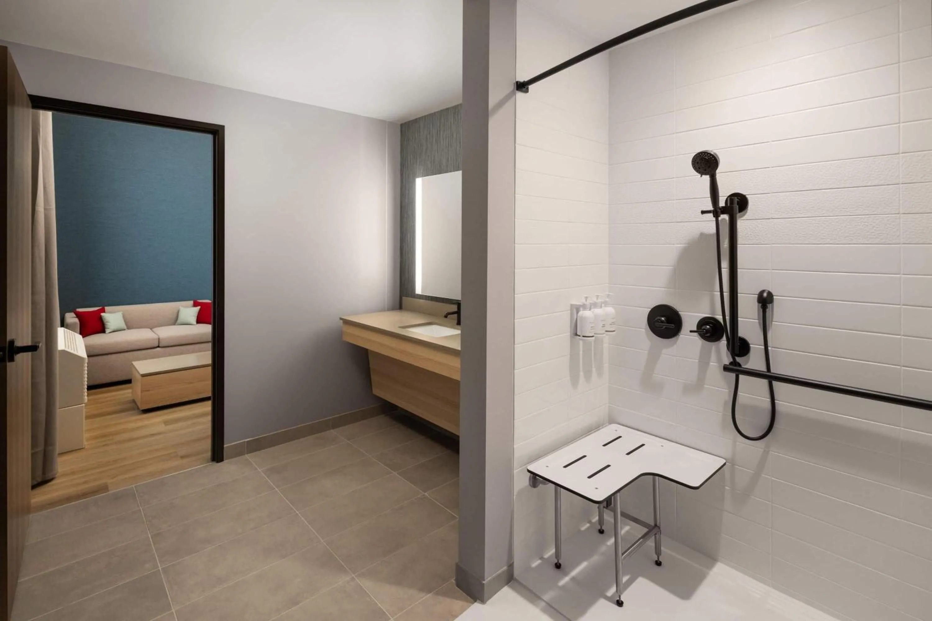 Shower, Bed in Hawthorn Extended Stay by Wyndham Leavenworth