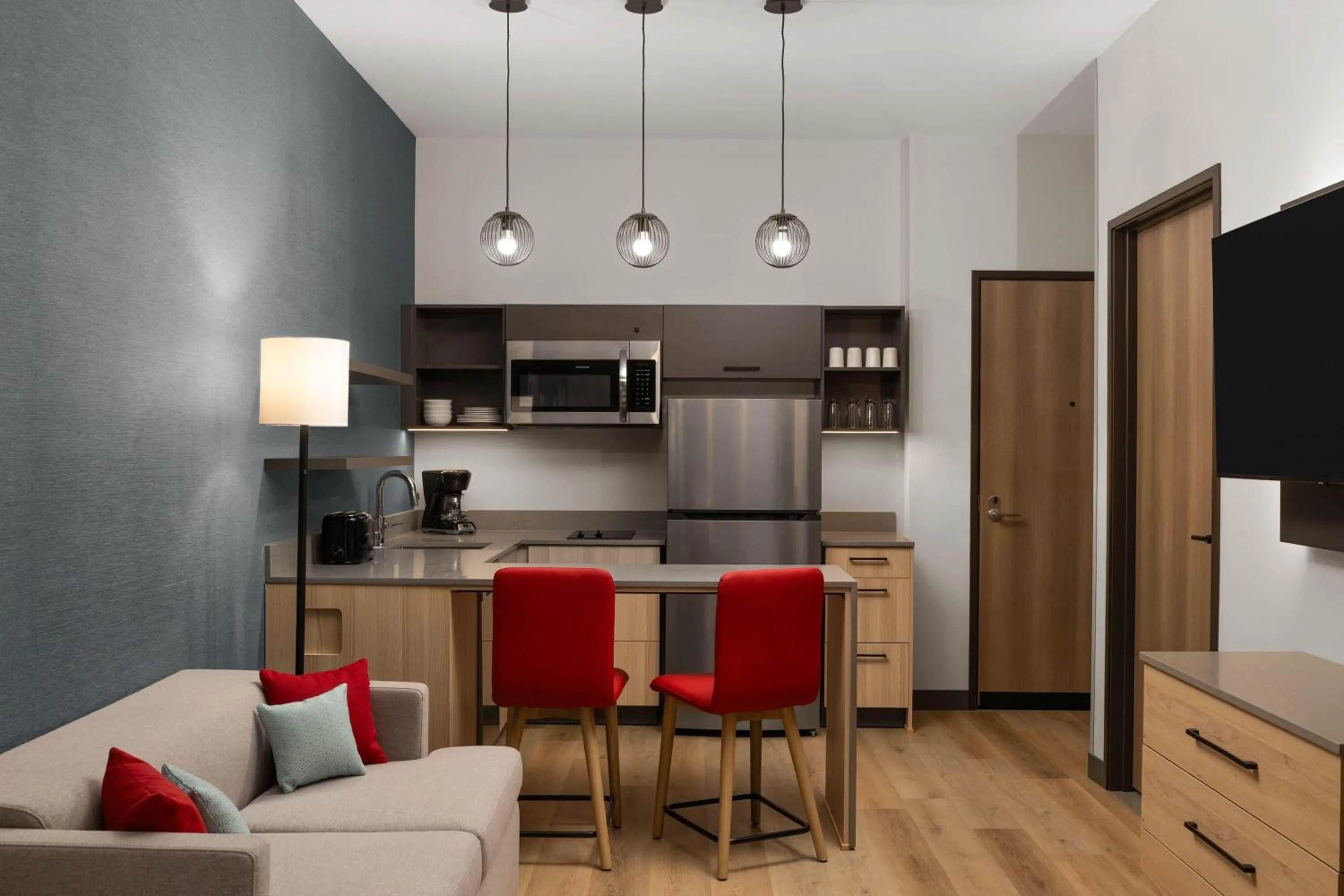 Photo of the whole room in Hawthorn Extended Stay by Wyndham Leavenworth