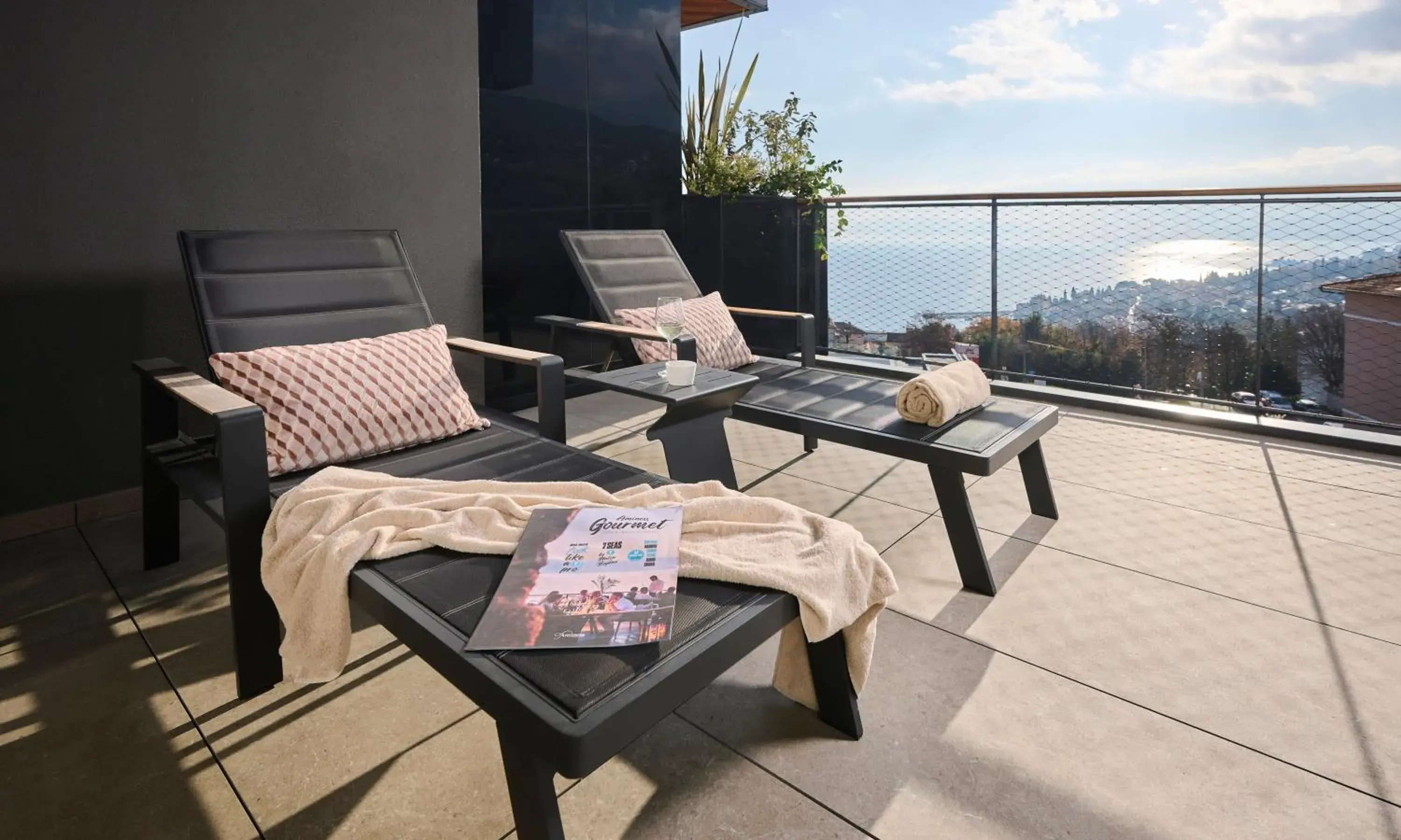 One-Bedroom Apartment with Sea View and Balcony in Aminess Younique Vollo Hotel Residences One-Bedroom Apartment with Sea View and Balcony in Aminess Younique Vollo Hotel Residences