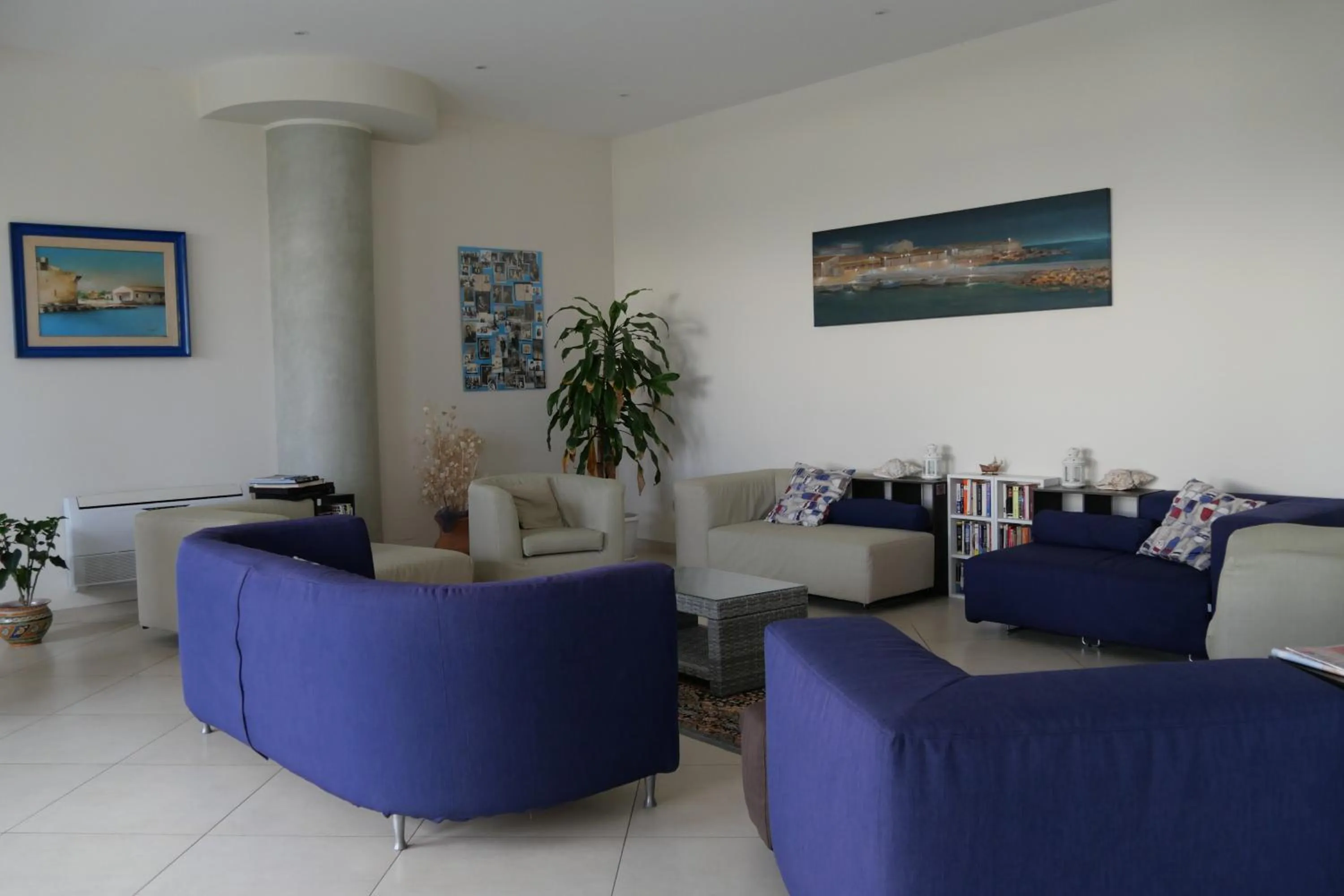 Lobby or reception in Hotel Celeste