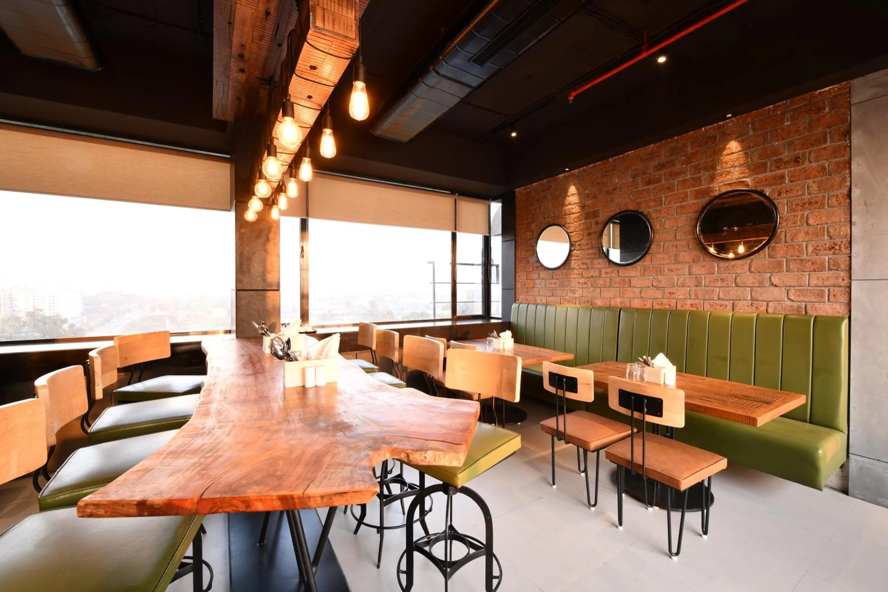 Restaurant/places to eat in Krishna Palace Hotel - Ambernath