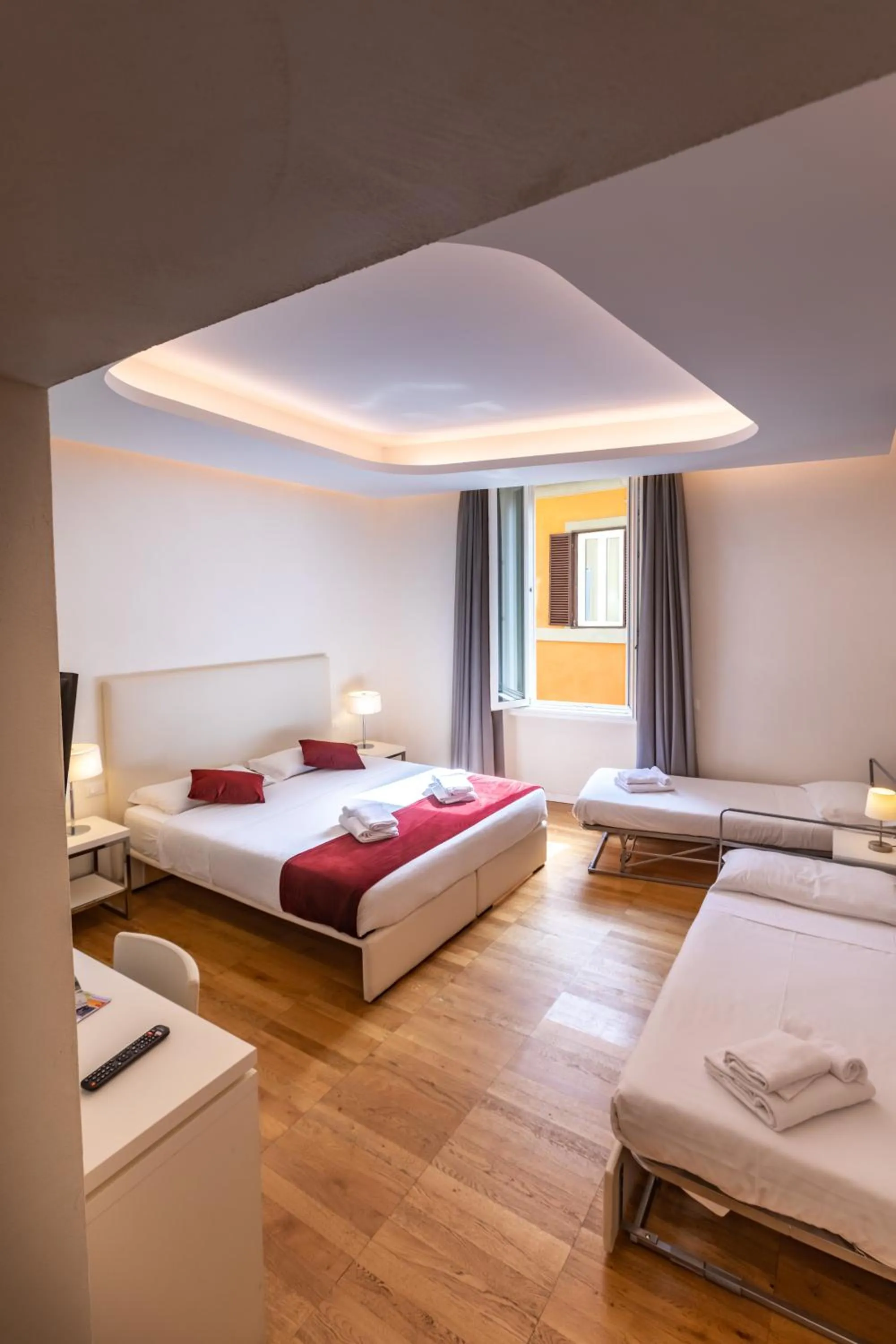 Photo of the whole room, Bed in Trevi Elite Rome