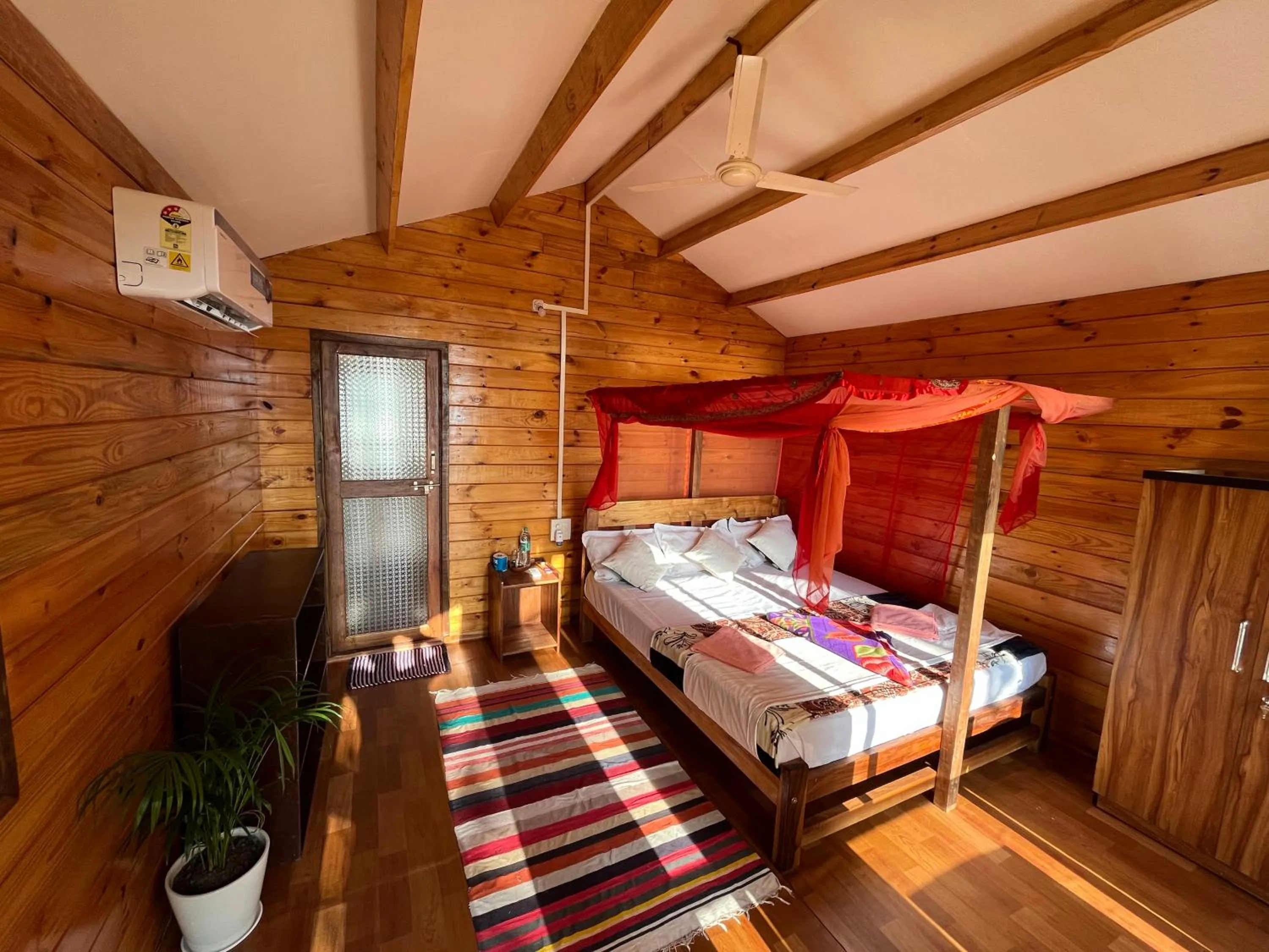 Photo of the whole room, Bed in Sonho do Mar