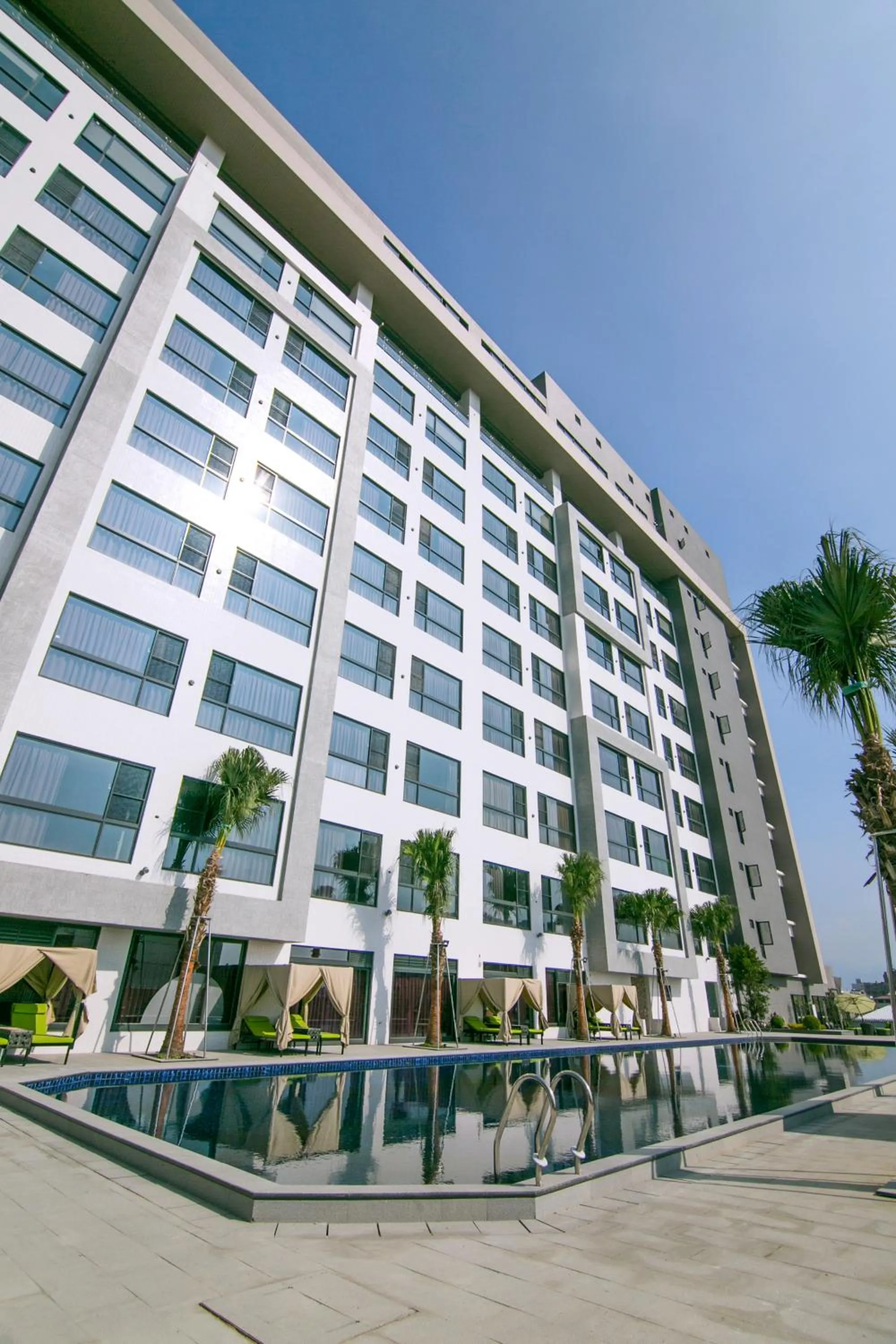 Swimming pool in Sun Hao International Hotel