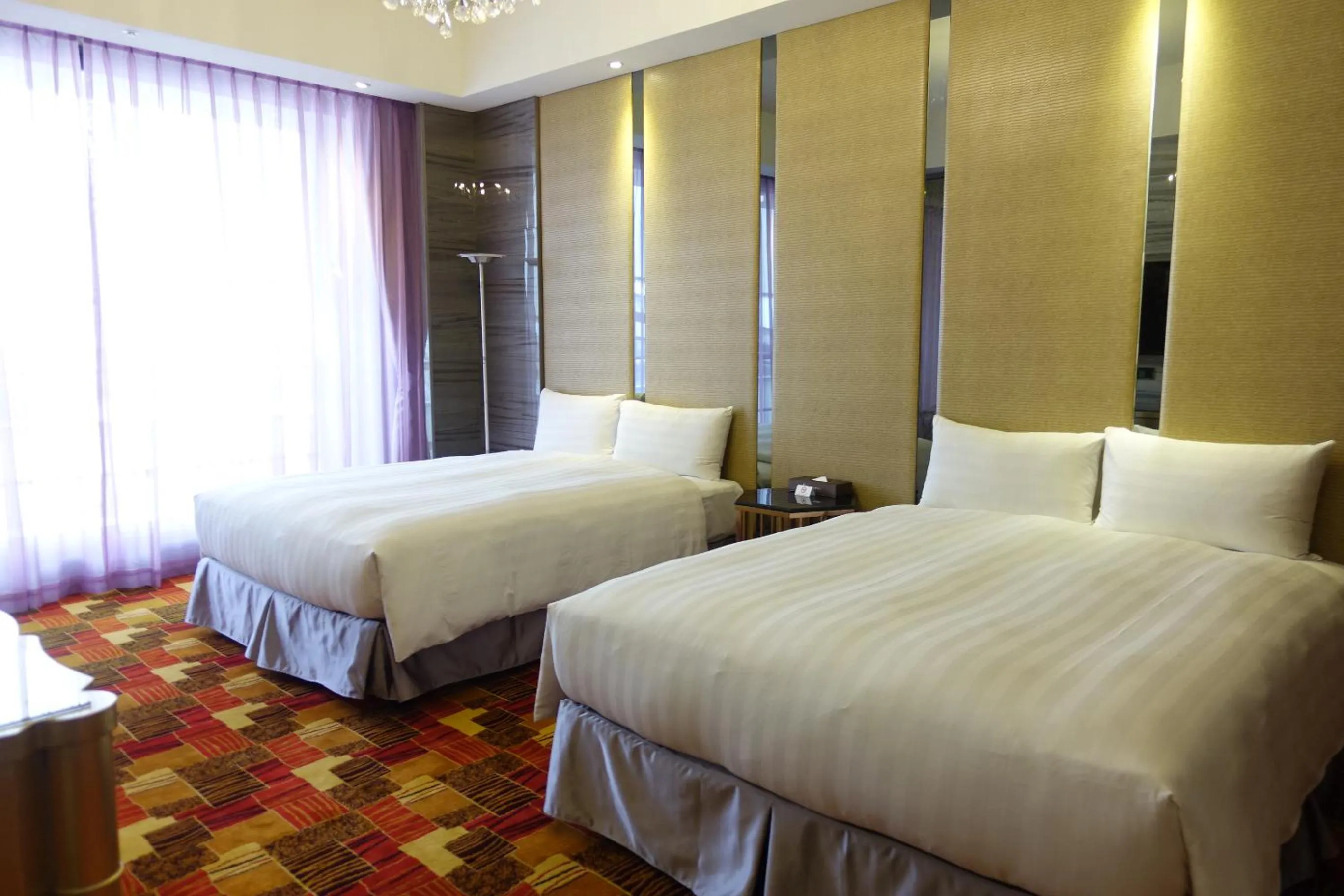 Bed in Sun Hao International Hotel