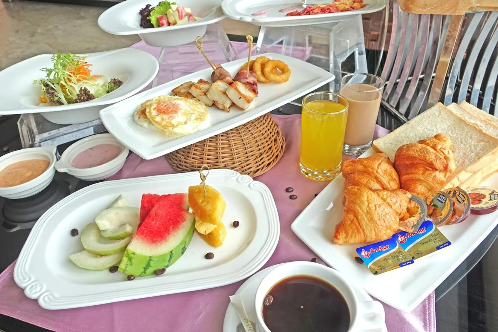 Buffet breakfast in Sun Hao International Hotel