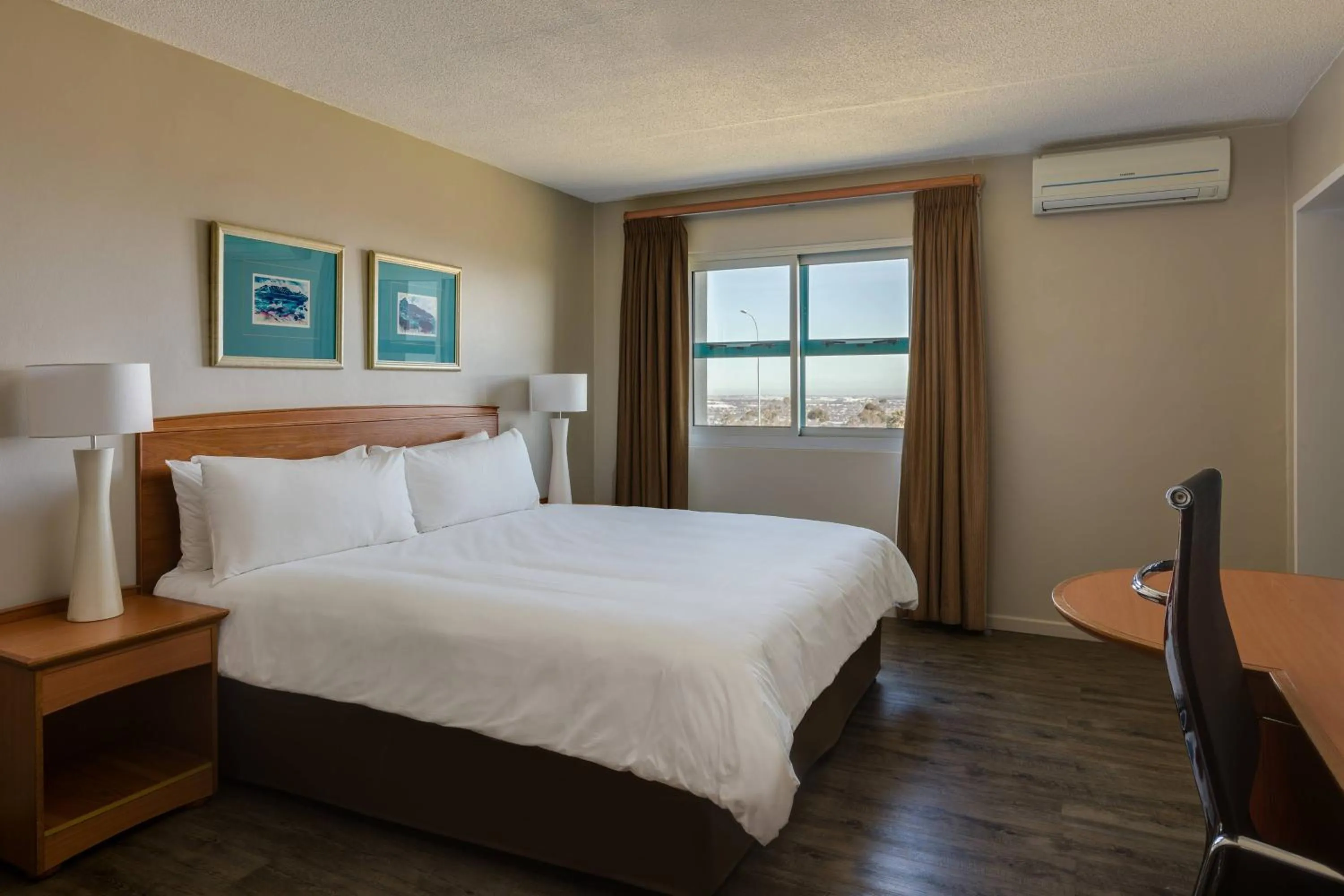 Photo of the whole room, Bed in Protea Hotel by Marriott Cape Town Tyger Valley