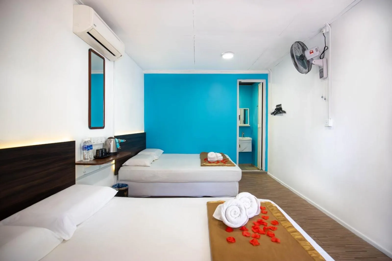 Photo of the whole room in Paya Debloc Village