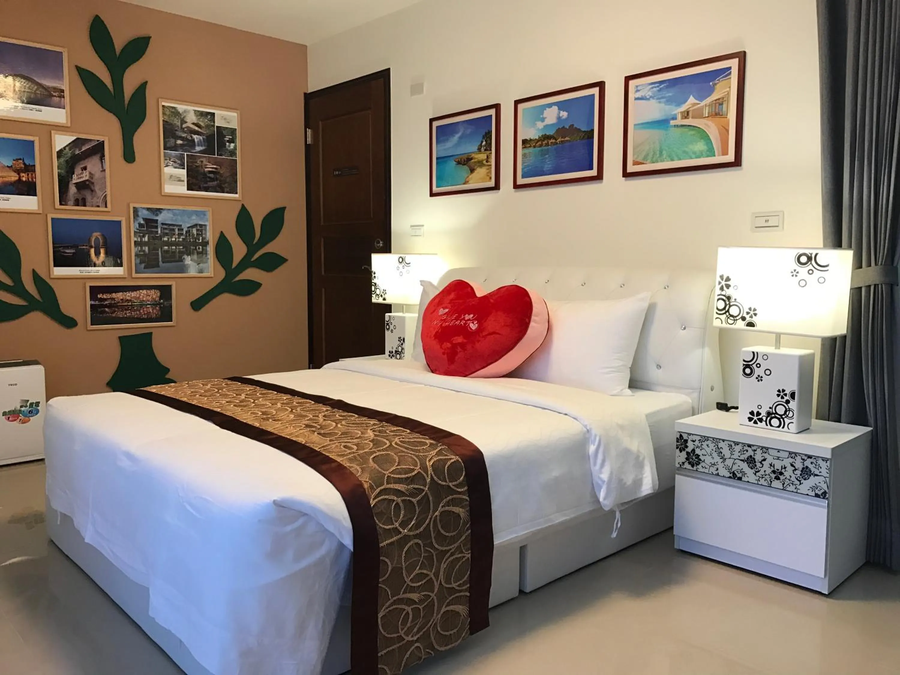 Photo of the whole room, Bed in Grand Allevia Villa