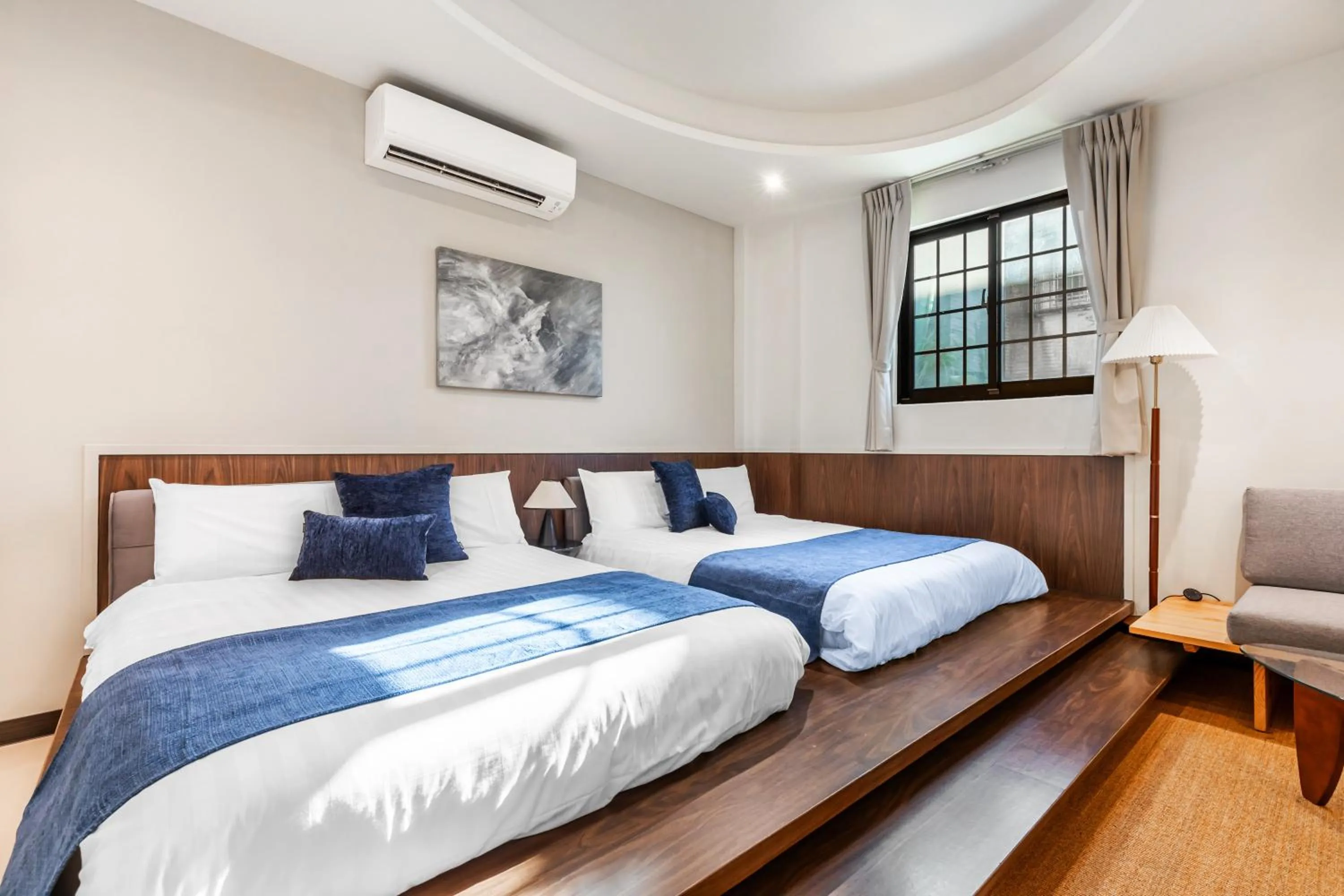 Photo of the whole room, Bed in Harmony Smart Stay