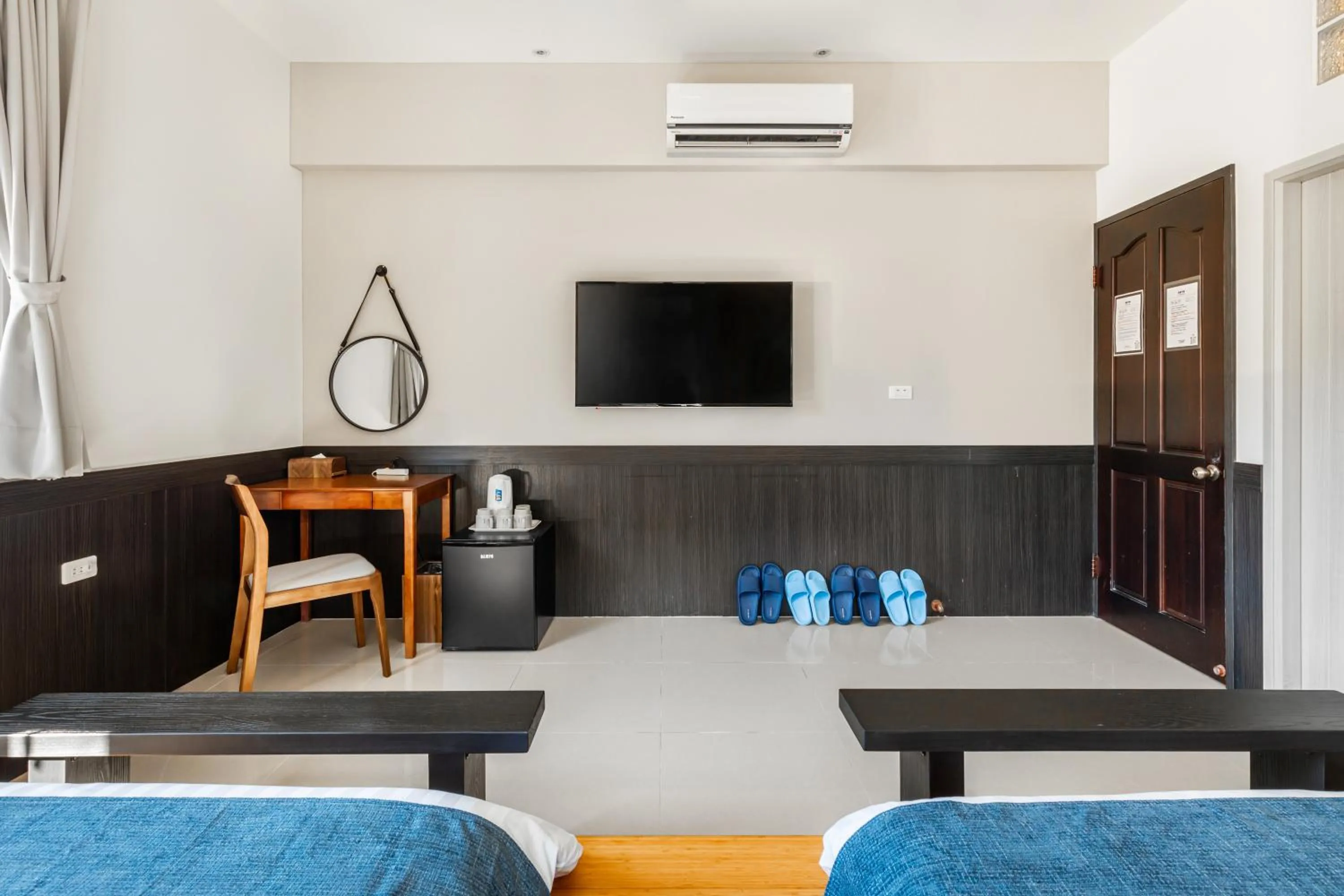 Photo of the whole room in Harmony Smart Stay