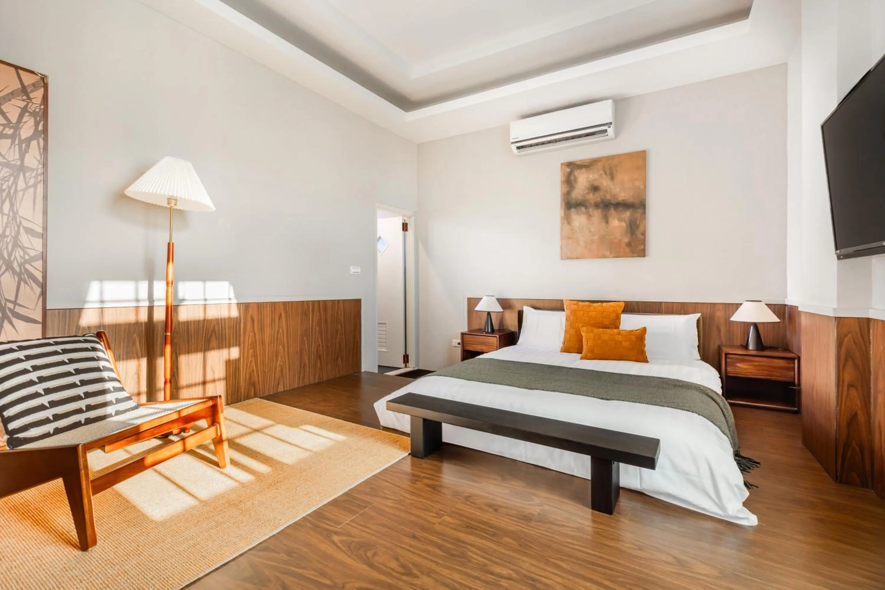 Photo of the whole room, Bed in Harmony Smart Stay