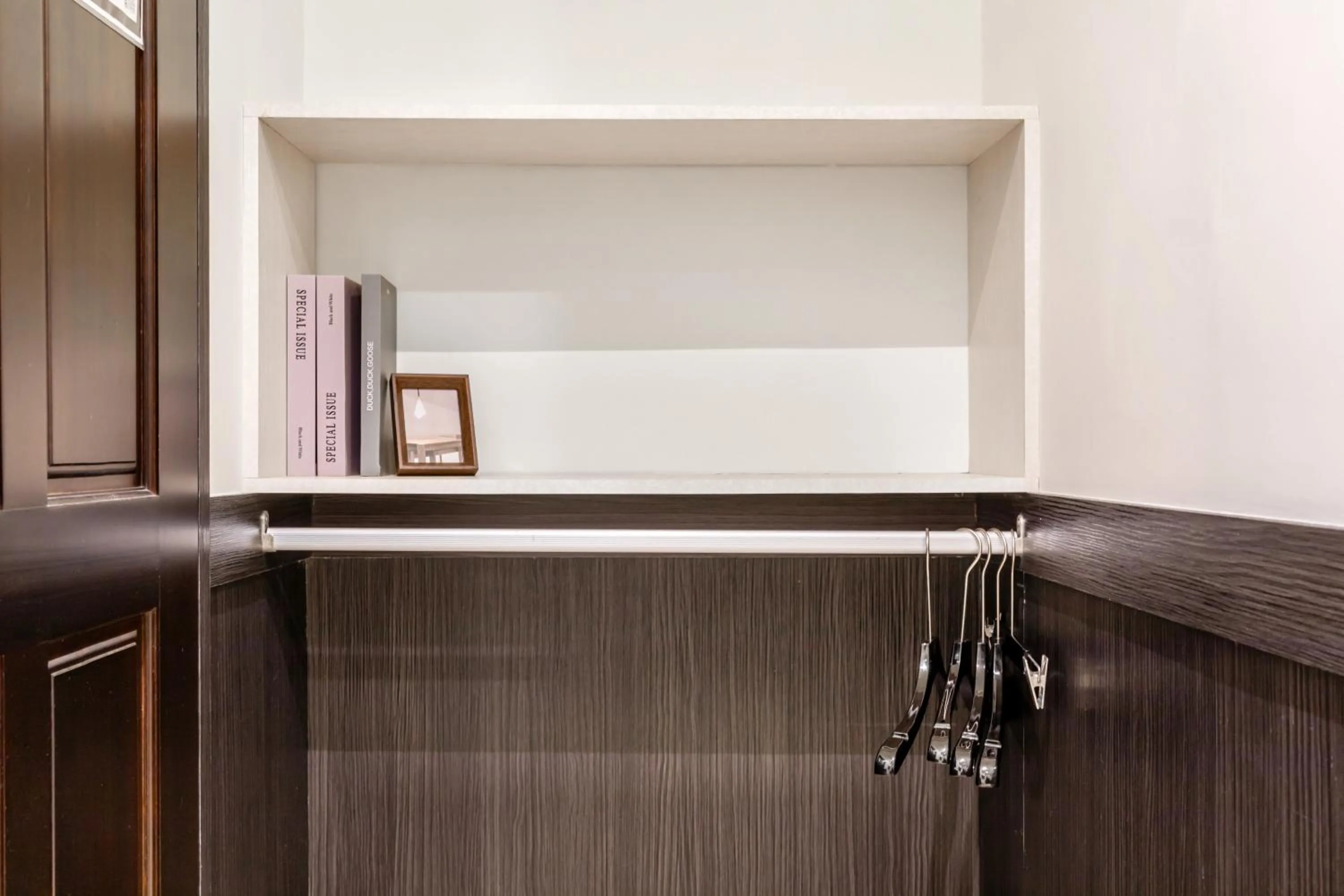 Photo of the whole room in Harmony Smart Stay