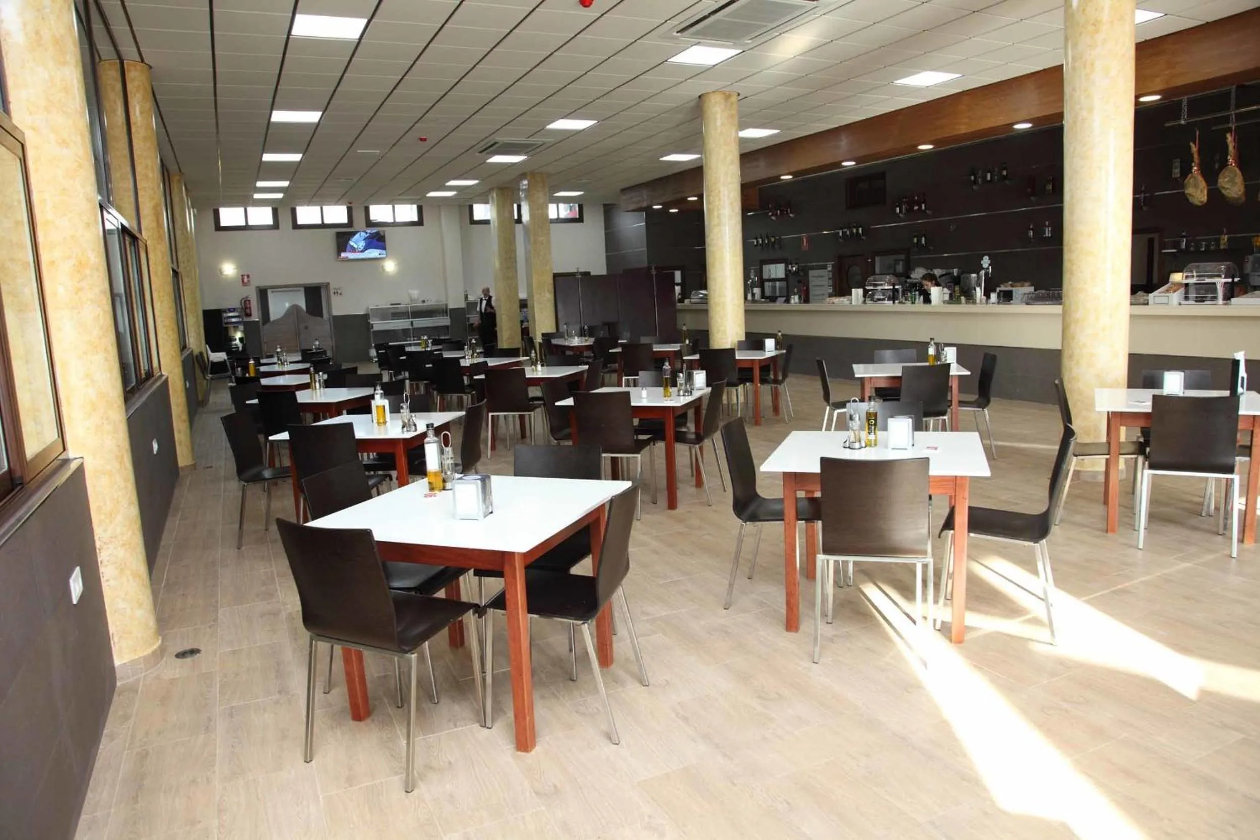 Lounge or bar in Hotel Lorenzo