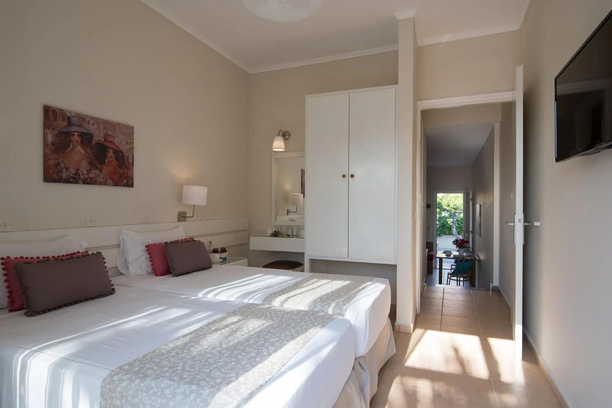 Photo of the whole room, Bed in Blue Sky Apartments