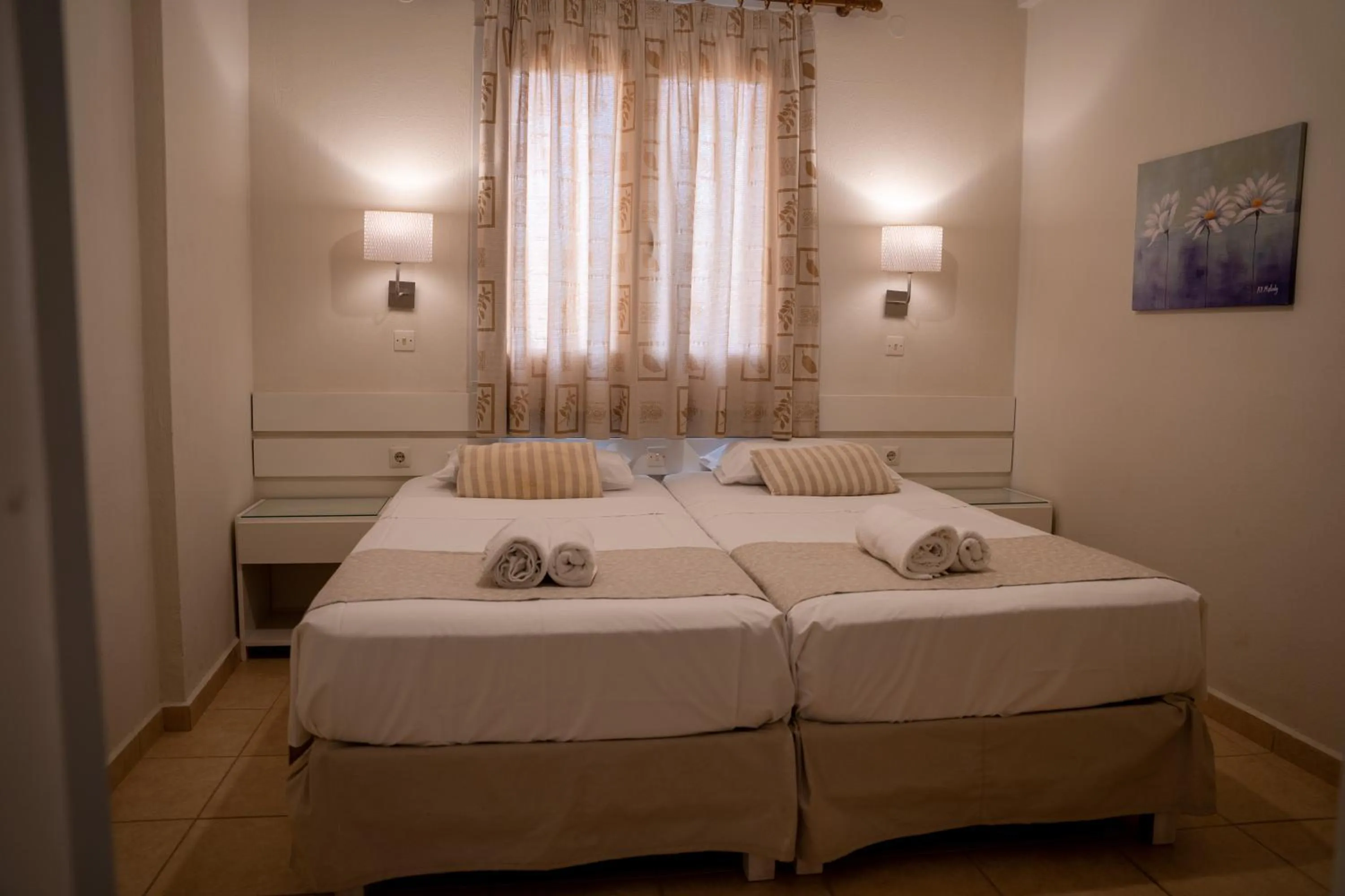 Photo of the whole room, Bed in Blue Sky Apartments