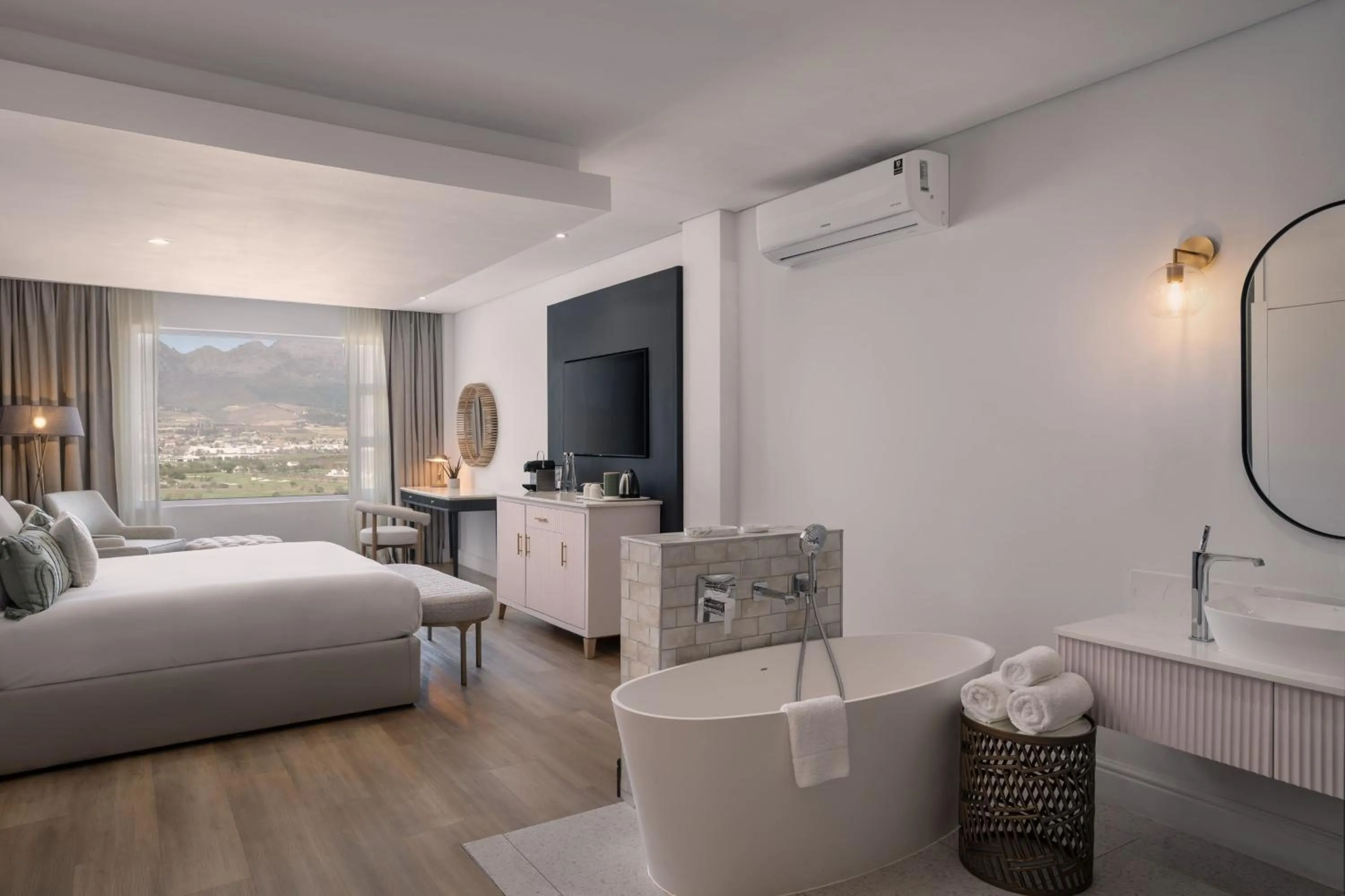 Bedroom, Bed in Protea Hotel by Marriott Stellenbosch & Conference Centre