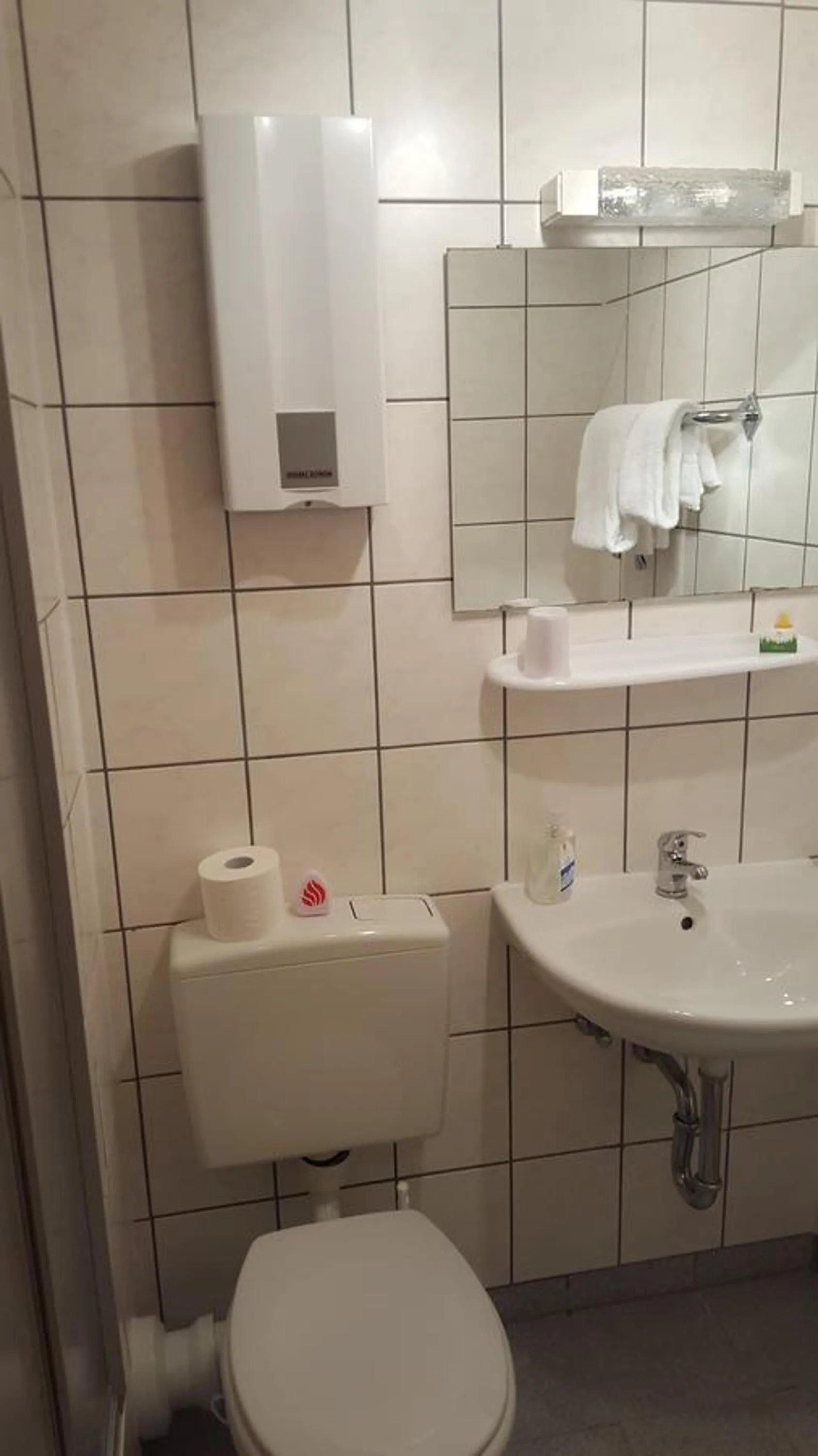 Shower in Hotel Schwanenburg