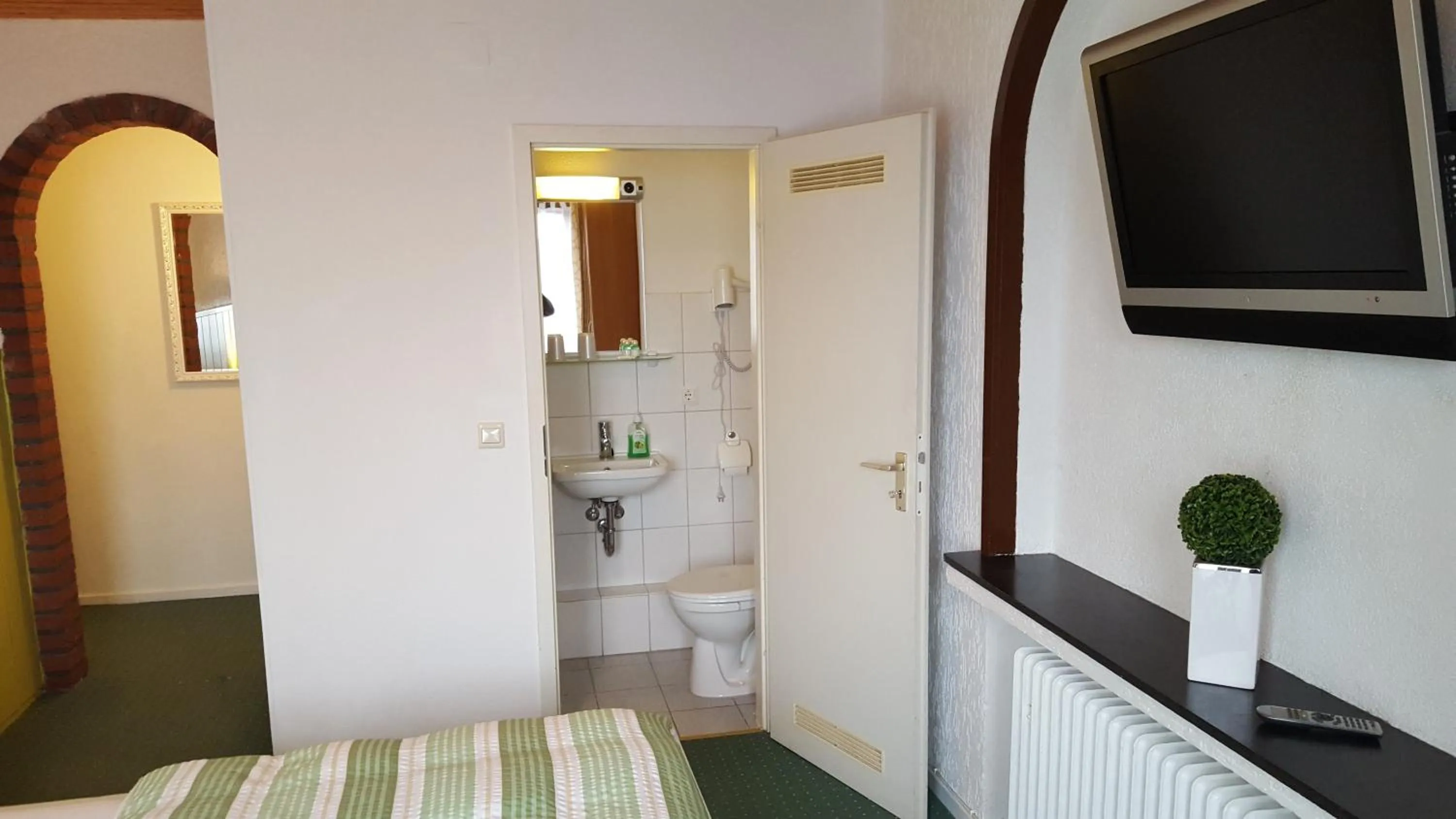 Photo of the whole room in Hotel Schwanenburg