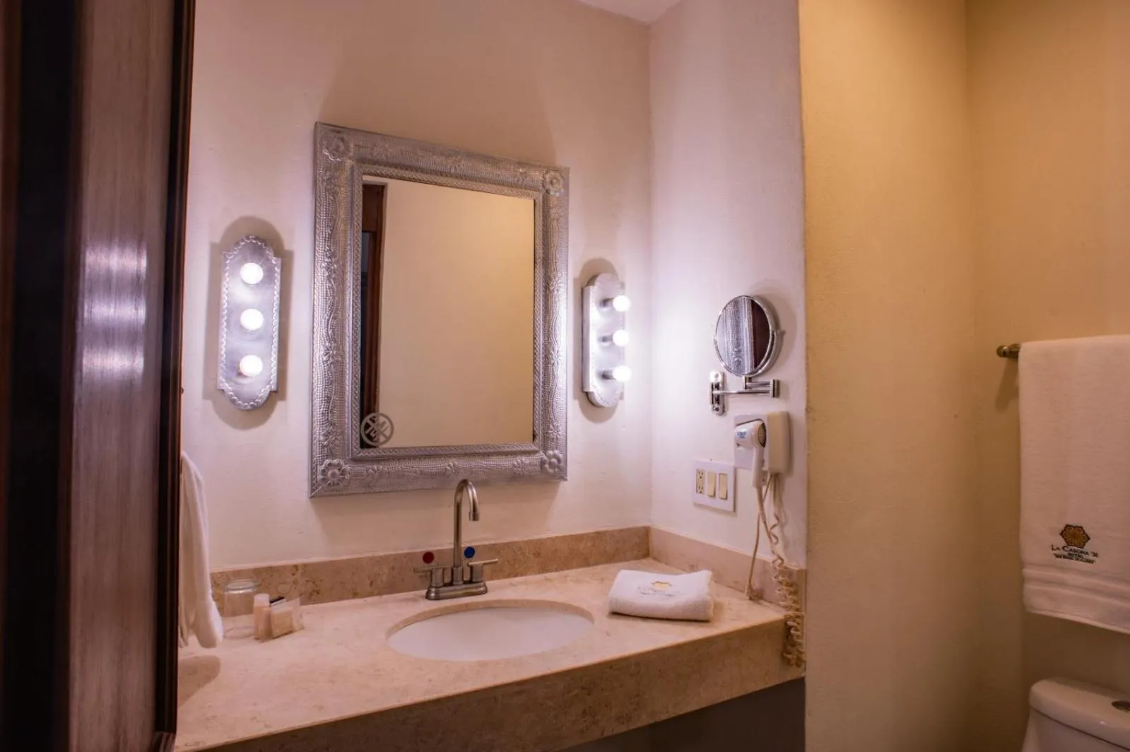 Bathroom in Hotel La Casona 30