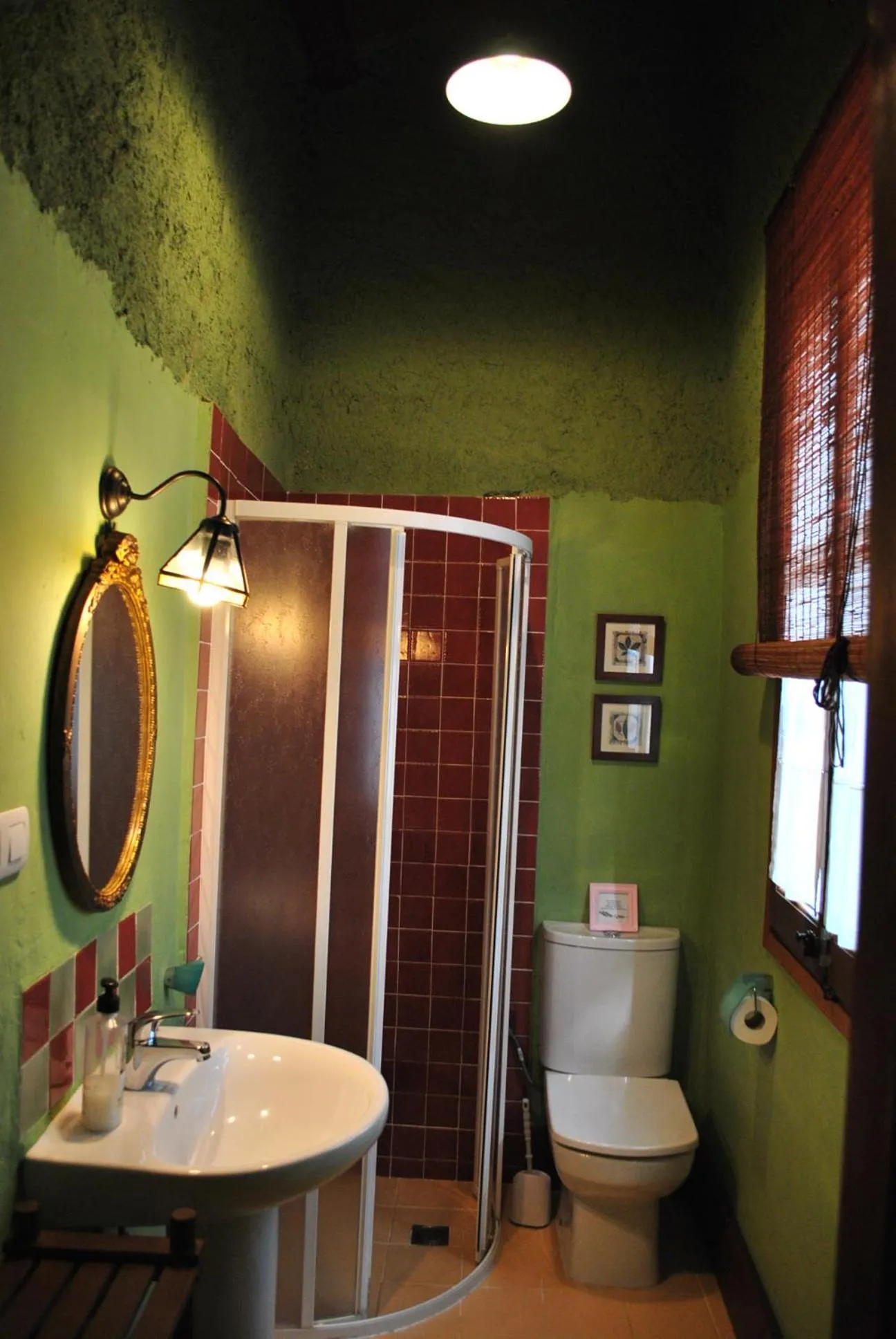 Bathroom in Masia El Canalot - Molí Del Pont