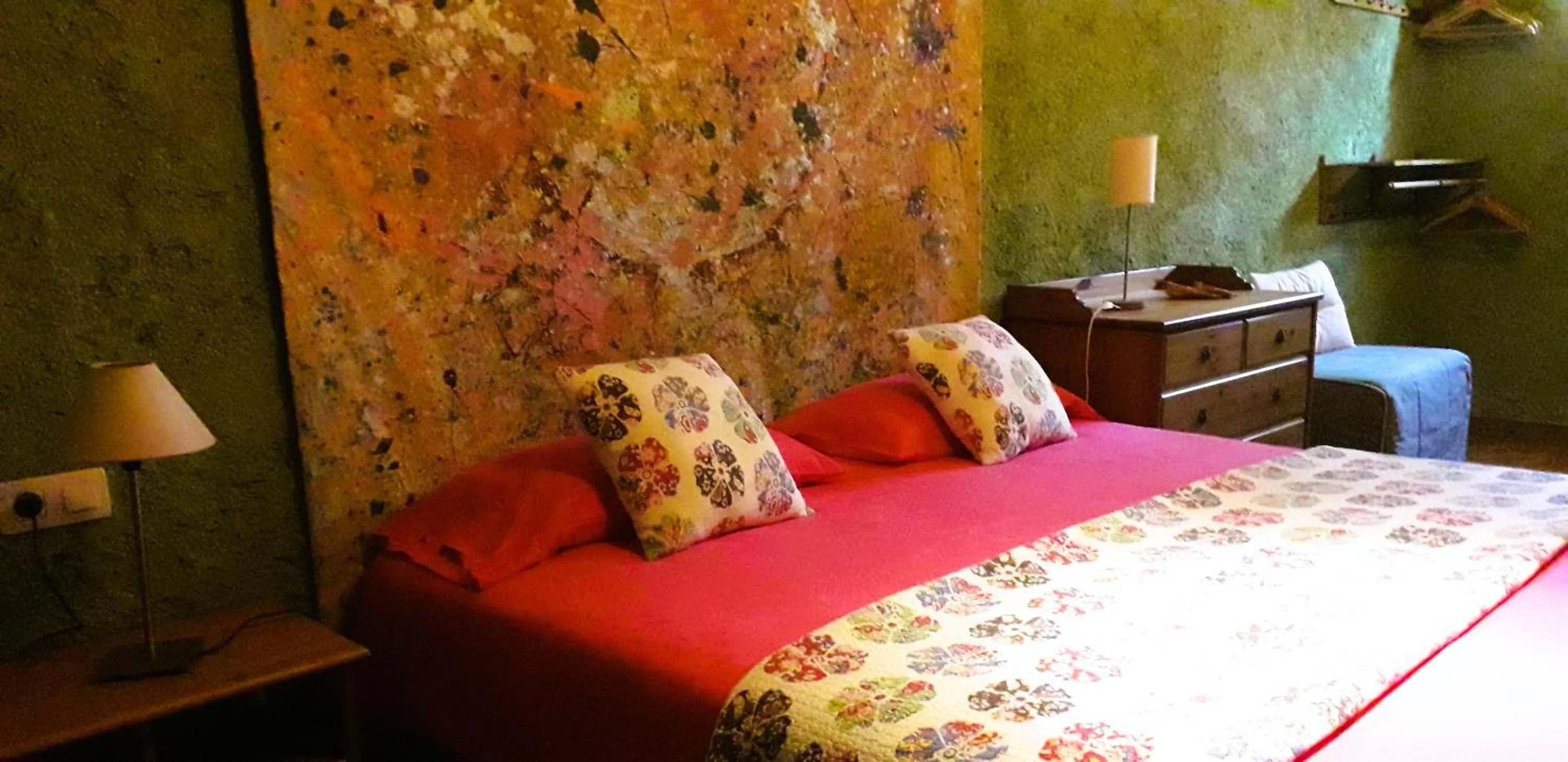 Photo of the whole room, Bed in Masia El Canalot - Molí Del Pont